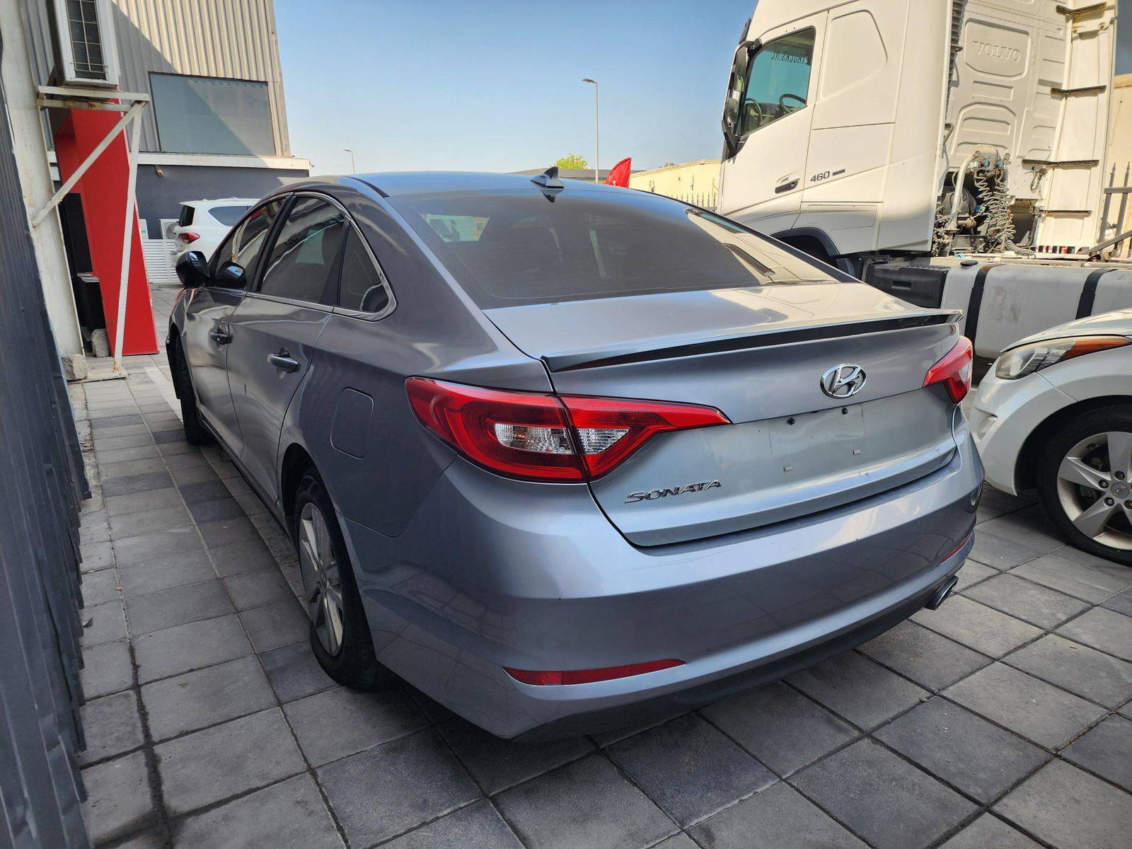 2016 HYUNDAI SONATA — 203042 Miles — Lot 343538 — Al Quoz - Marhaba Auctions Used Cars - Image 6