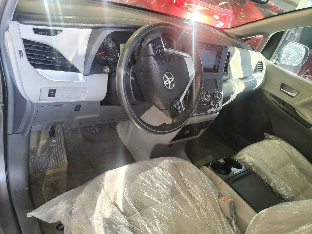 2015 TOYOTA SIENNA — 147886 Miles — Lot 548539 - Marhaba Auctions Used Cars - Image 4