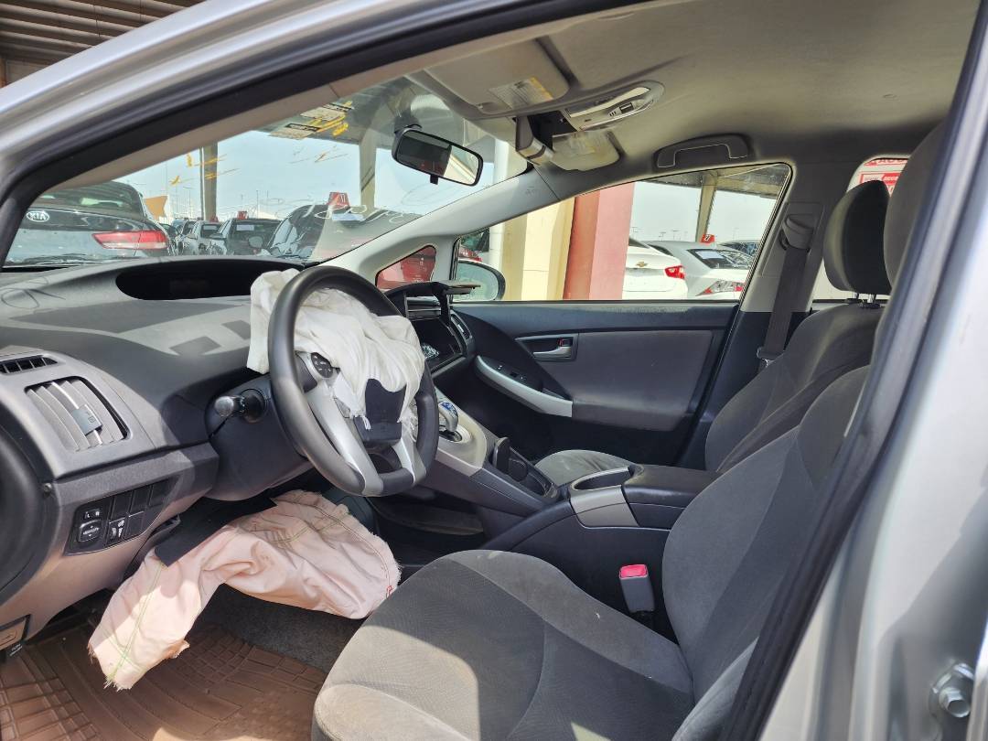2012 TOYOTA PRIUS — 223407 Miles — Lot 27665 — Souq - Marhaba Auctions Used Cars - Image 6