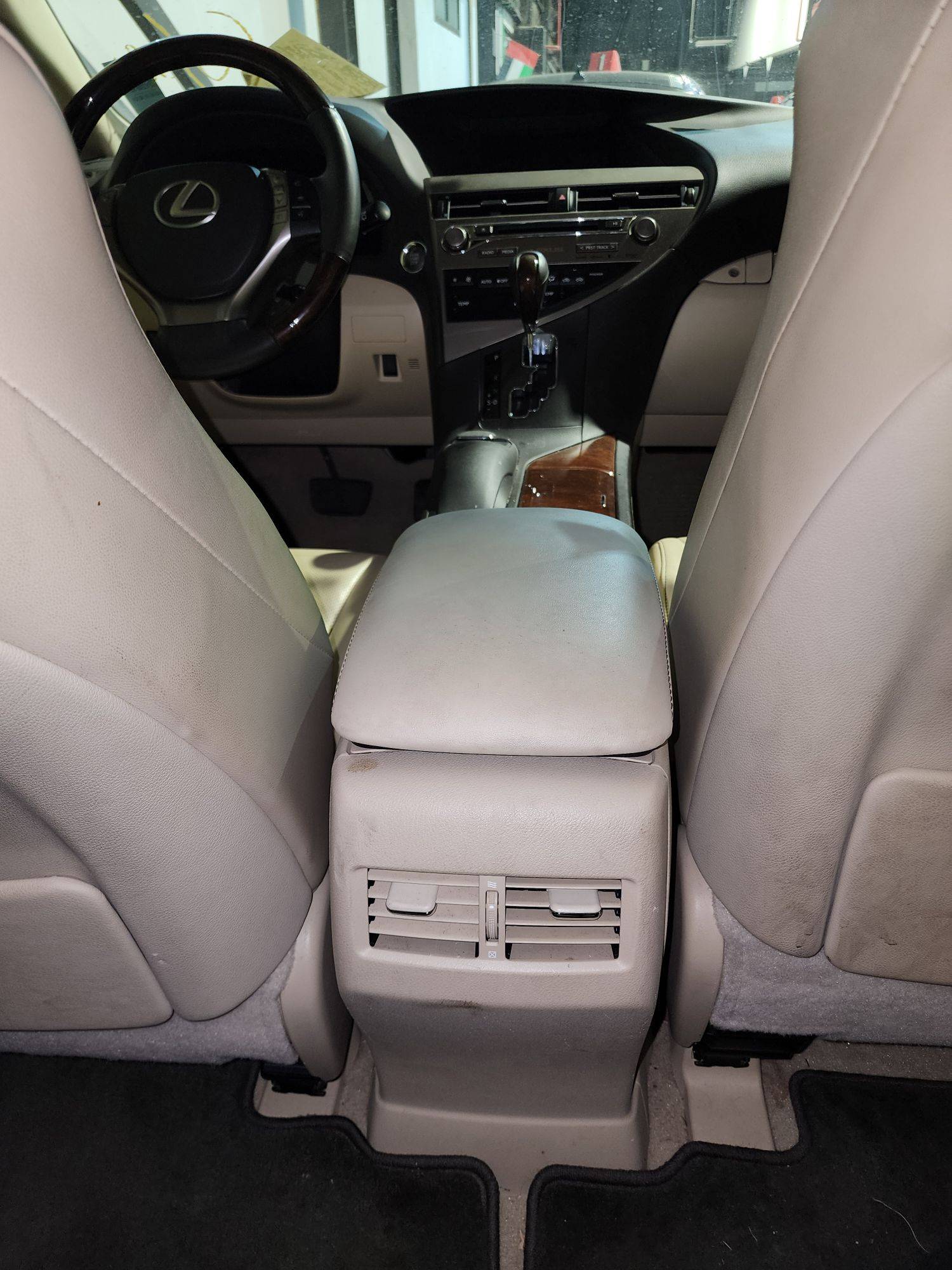 2013 LEXUS RX 350 — 104866 Miles — Lot 86015434 — Souq - Marhaba Auctions Used Cars - Image 7
