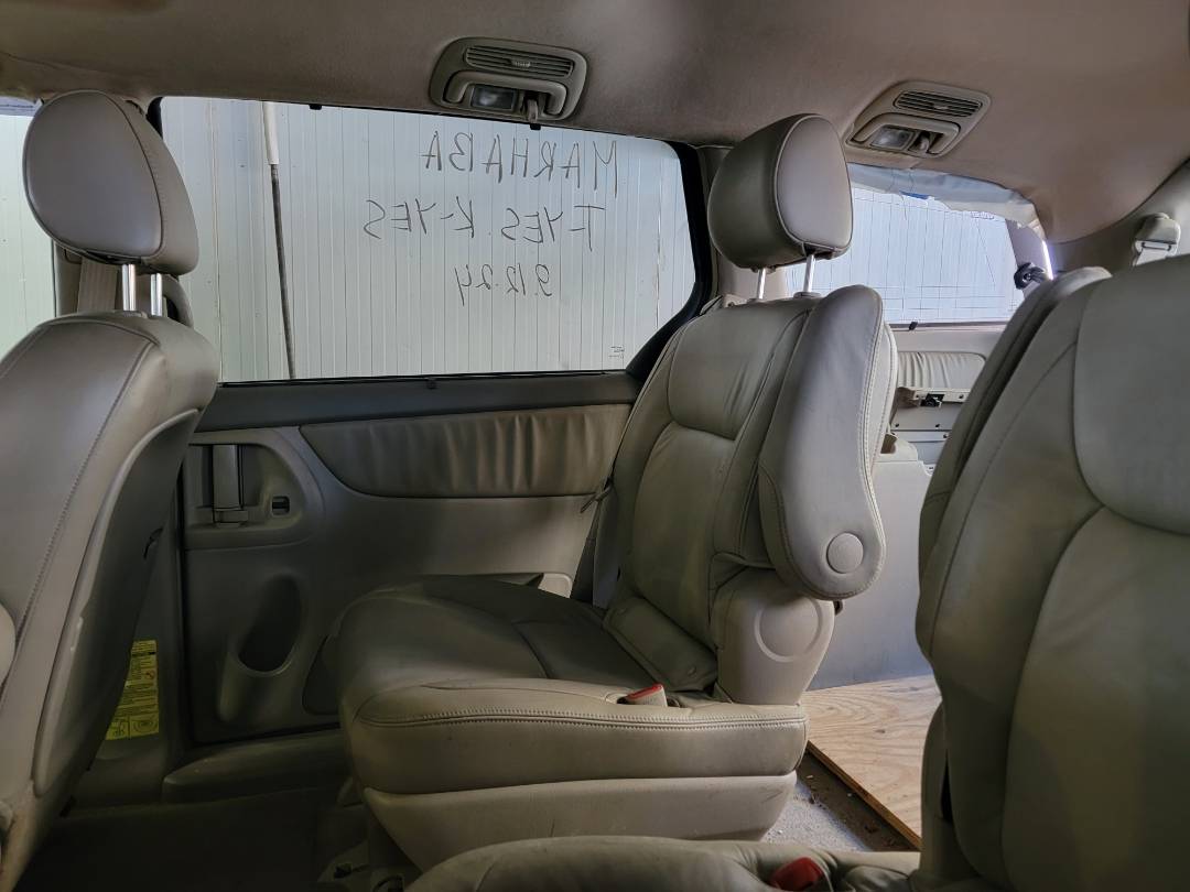 2005 TOYOTA SIENNA — 213874 Miles — Lot 242666 — Main - Marhaba Auctions Used Cars - Image 7
