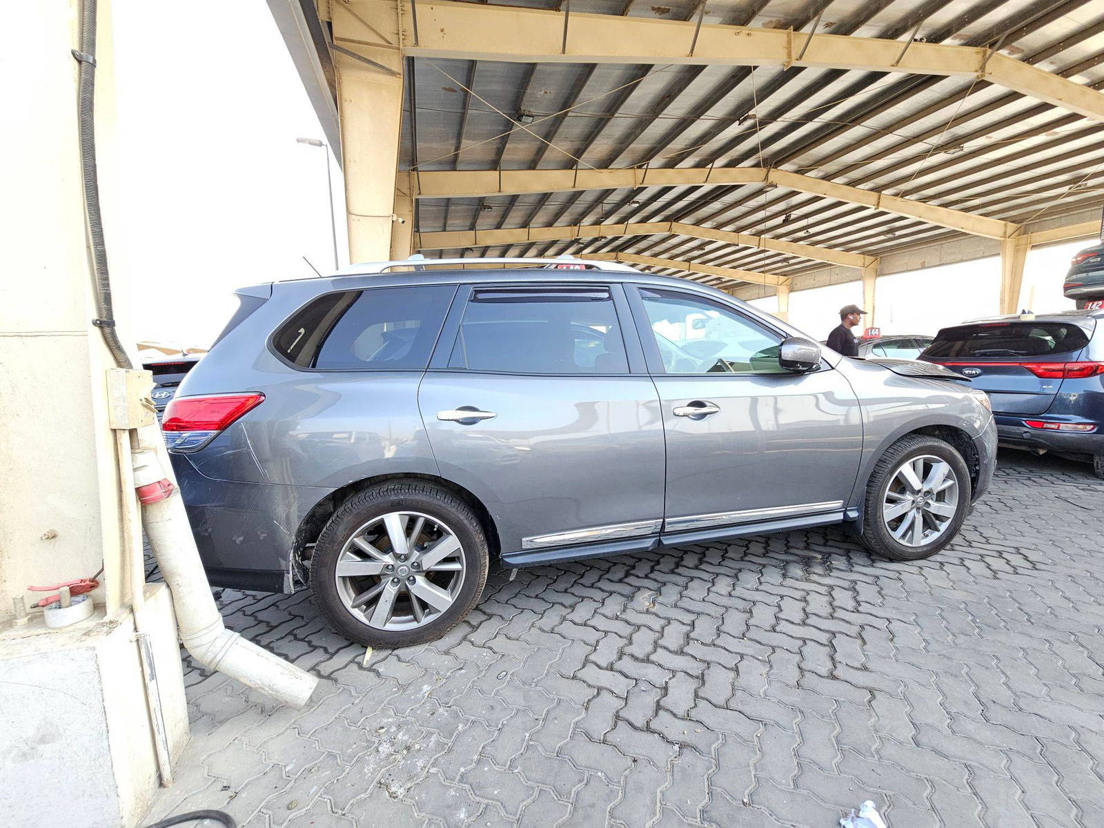 2015 NISSAN PATHFINDER — 126494 Miles — Lot 58033095 — Souq - Marhaba Auctions Used Cars - Image 4