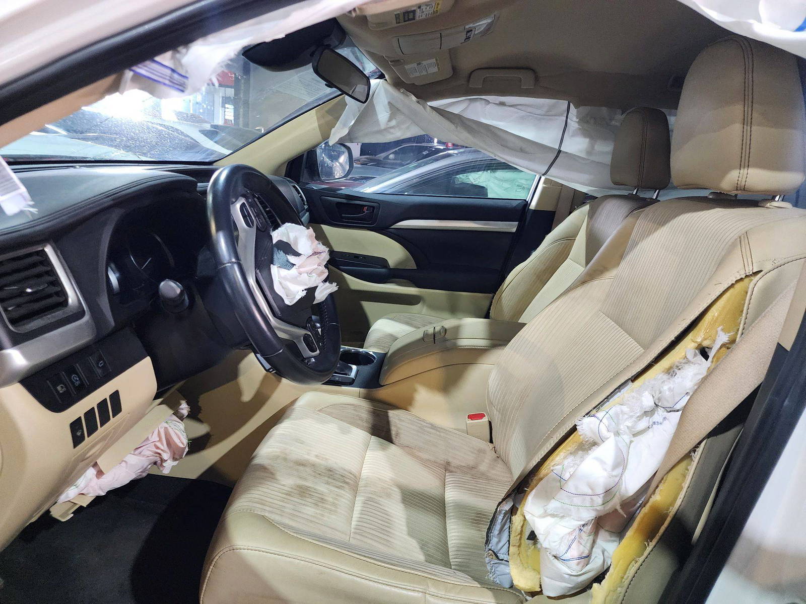 2019 TOYOTA HIGHLANDER — 196242 Miles — Lot 68734554 — Souq - Marhaba Auctions Used Cars - Image 9