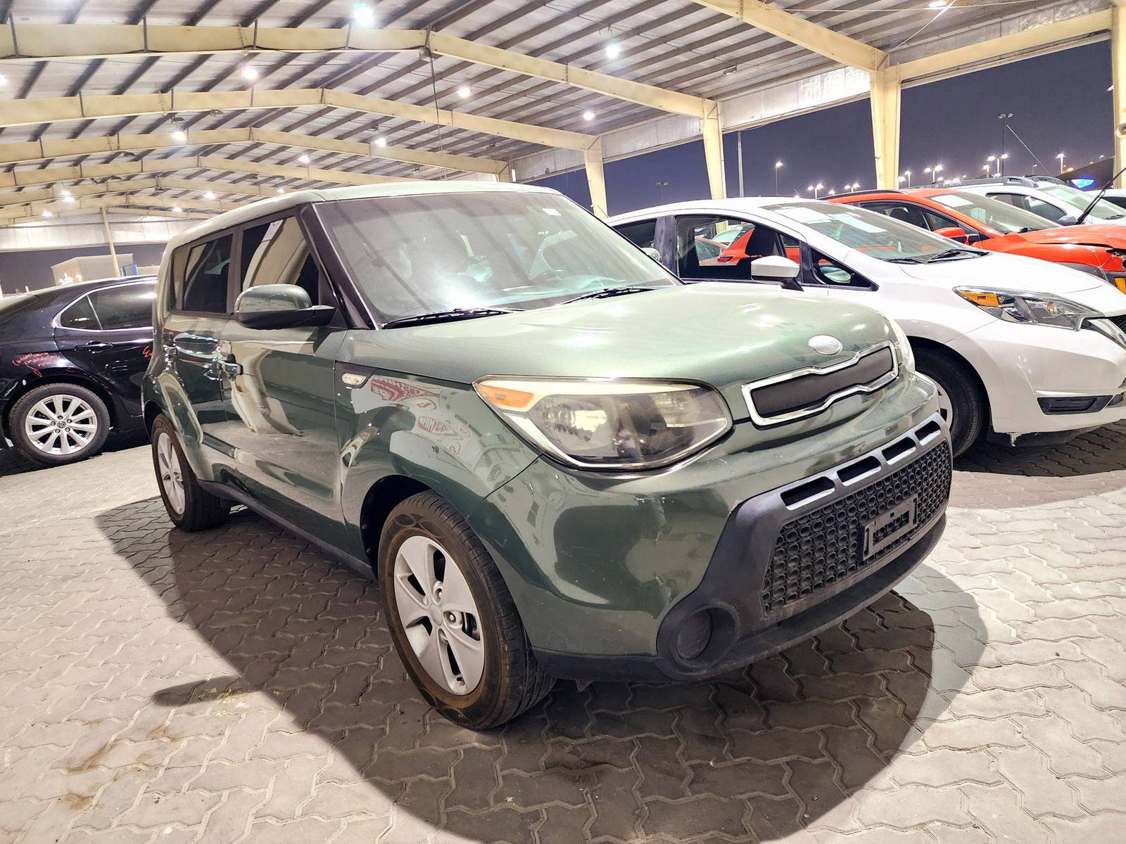 2014 KIA SOUL — 138080 Miles — Lot E7021988 — Souq - Marhaba Auctions Used Cars - Image 4