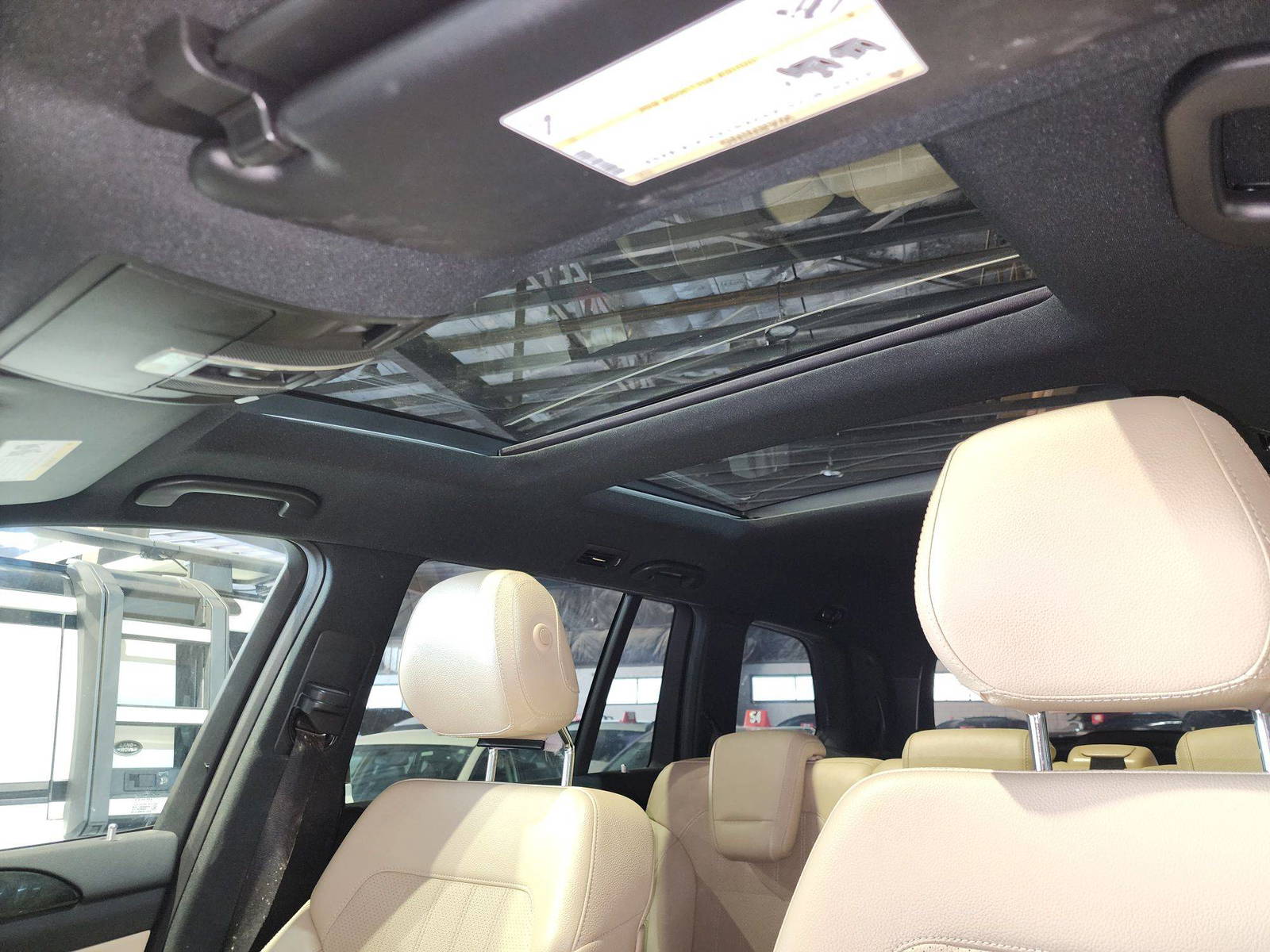 MERCEDES BENZ GLS 450 2018 - Marhaba Auction Used Cars - Image 11