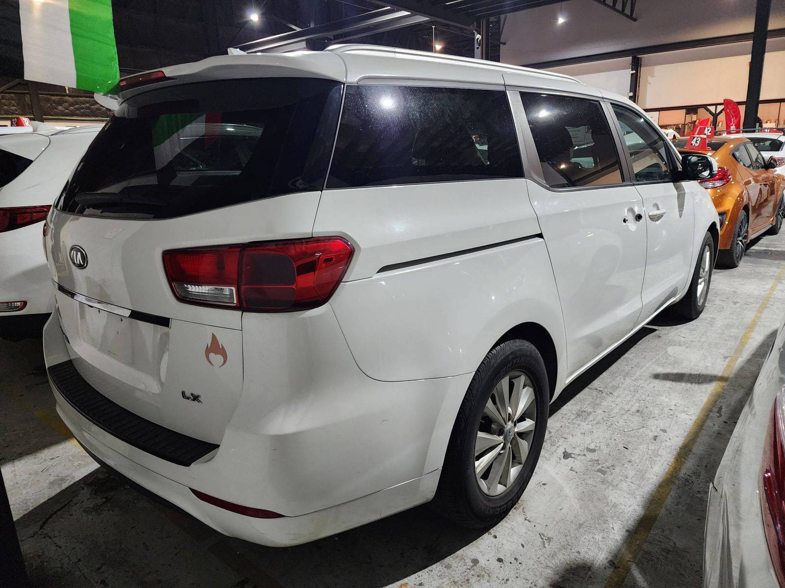 2015 KIA SEDONA — 219766 Miles — Lot 86567114 — Al Quoz - Marhaba Auctions Used Cars - Image 6