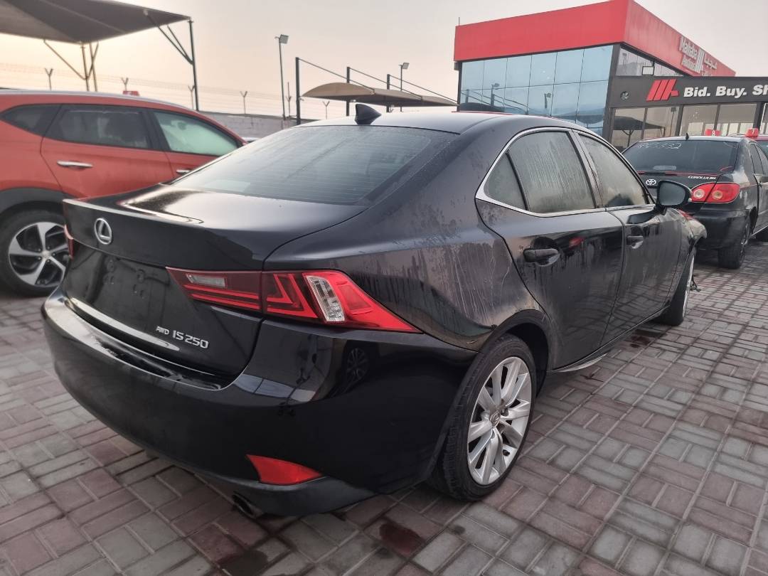 2014 LEXUS IS 250 — 185772 Miles — Lot 000493 — Souq - Marhaba Auctions Used Cars - Image 3
