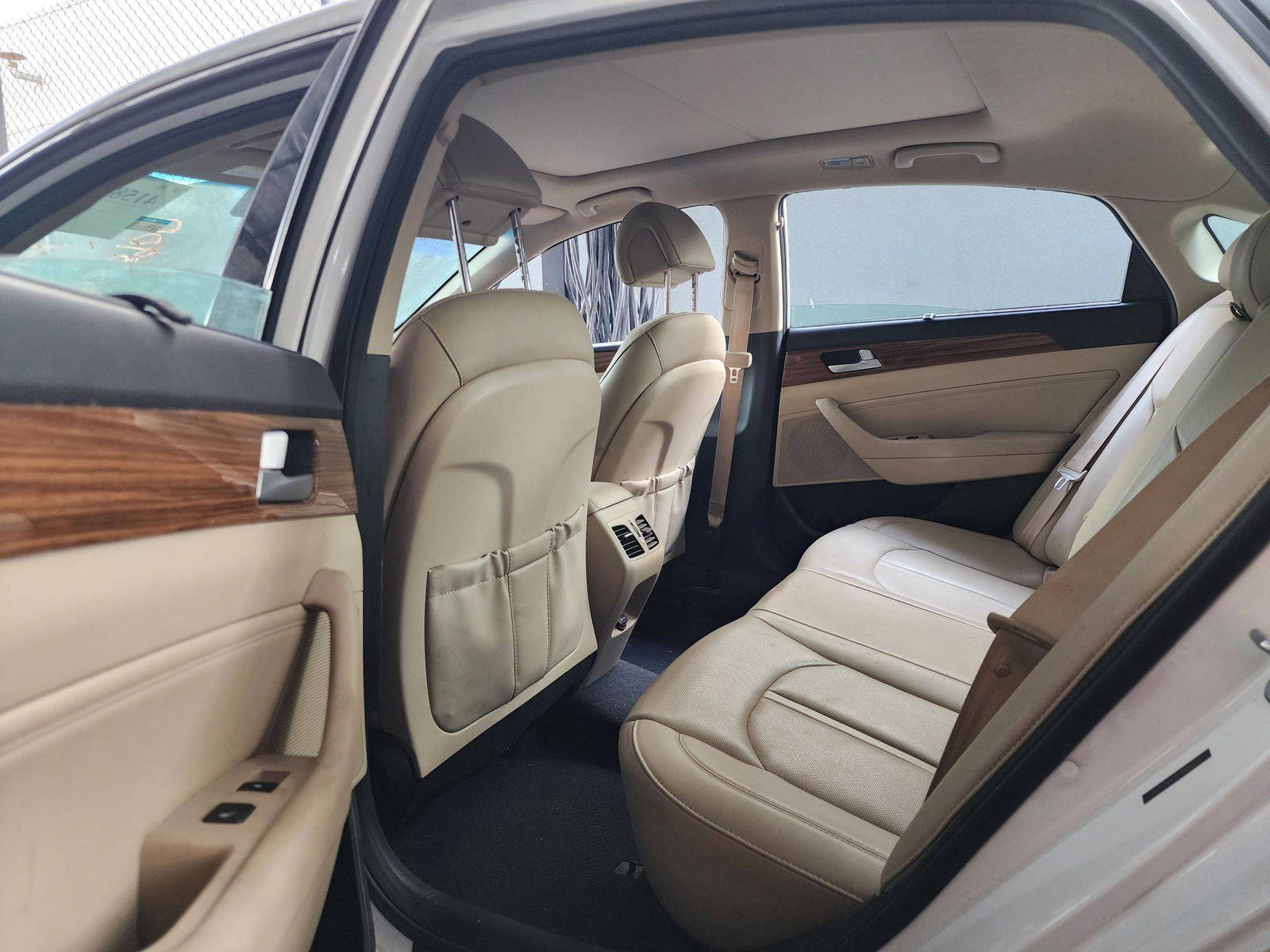 2015 HYUNDAI SONATA — 101657 Miles — Lot 41588900 — Al Quoz - Marhaba Auctions Used Cars - Image 7
