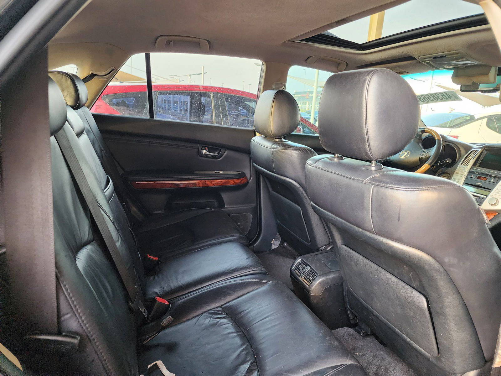 2009 LEXUS RX 350 — 240402 Miles — Lot 46385684 — Souq - Marhaba Auctions Used Cars - Image 4