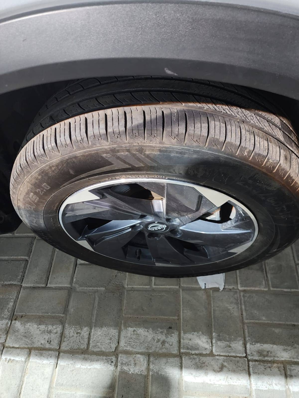 NISSAN ROGUE 2024 view 2