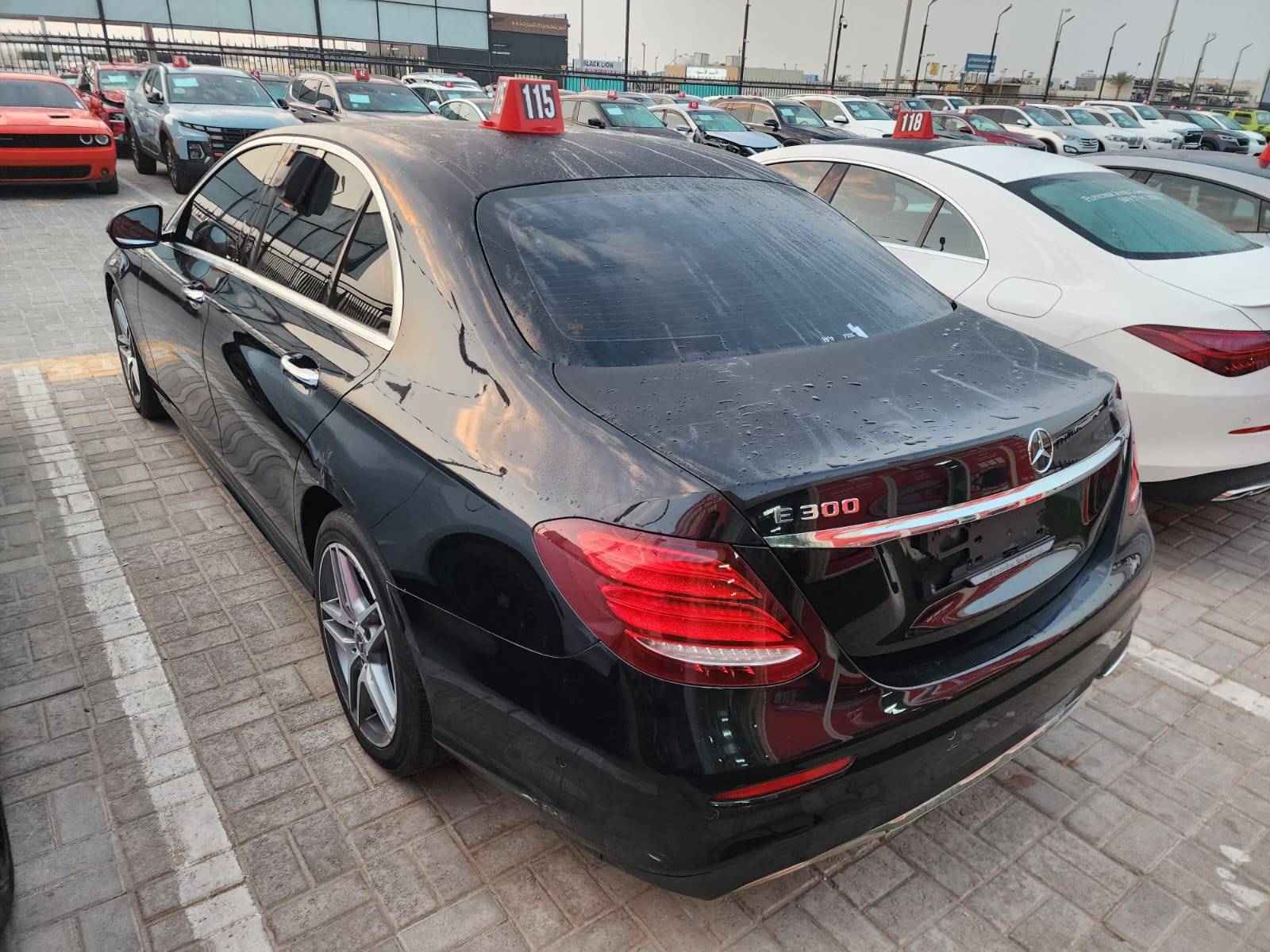 2019 MERCEDES BENZ E-300 — 91878 KM — Lot KA497064 - Marhaba Auctions Used Cars - Image 8