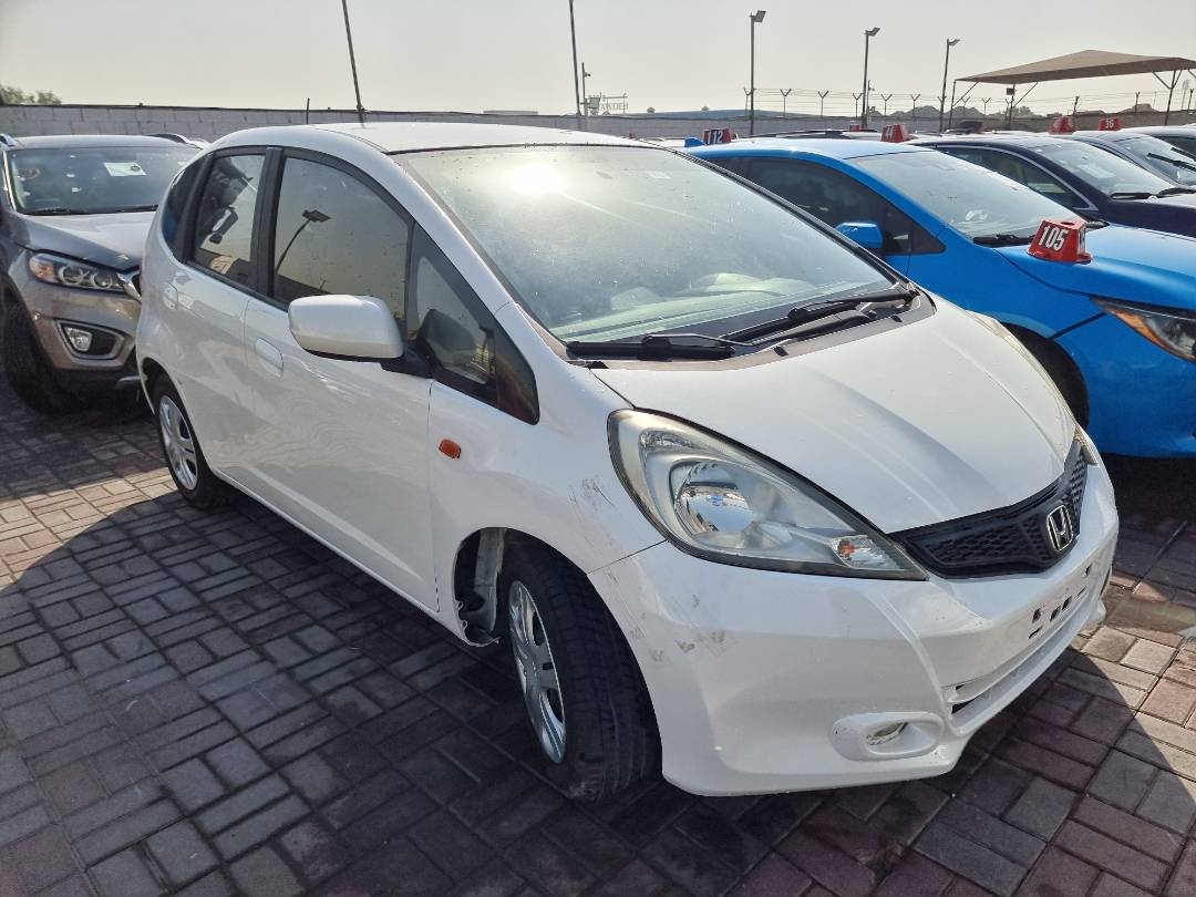 2014 HONDA JAZZ — 154129 KM — Lot 215487 — Ind. 12 - Marhaba Auctions Used Cars - Image 3