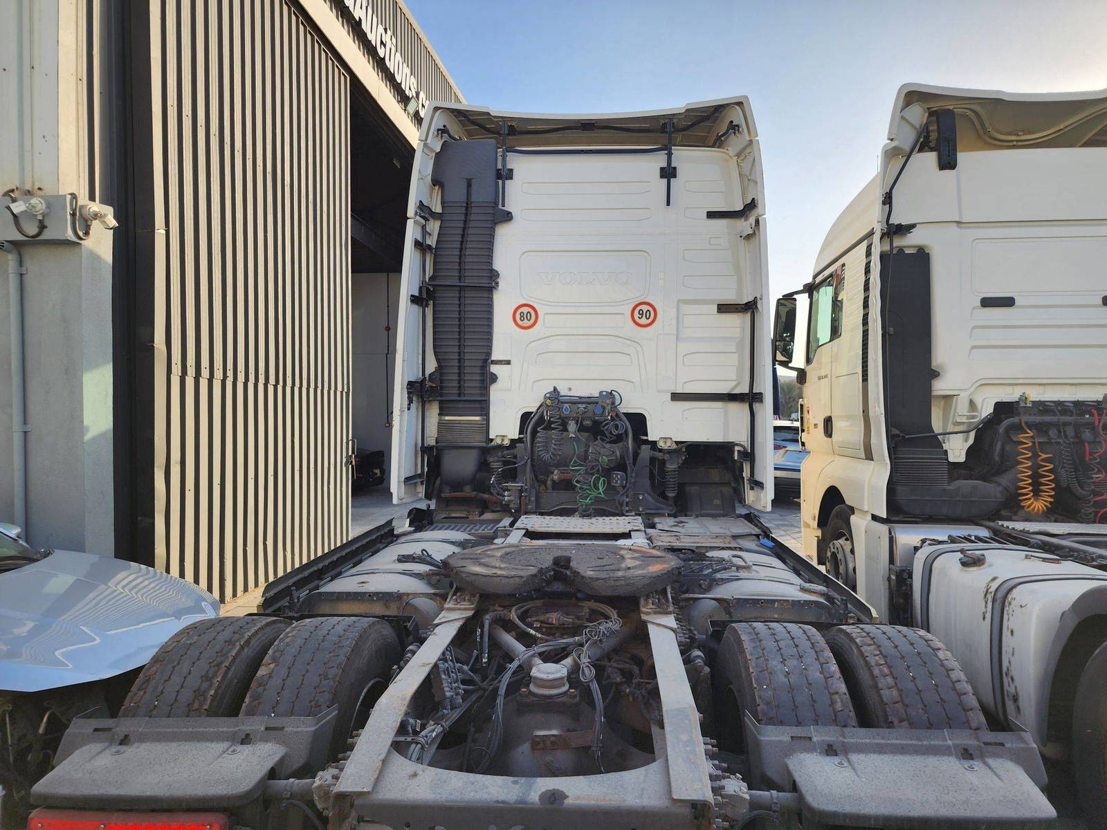 VOLVO FH-Series 2015 - Marhaba Auction Used Cars - Image 4