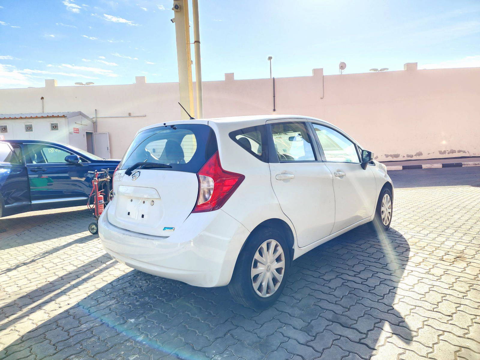 2016 NISSAN VERSA NOTE — 159796 Miles — Lot 71631014 — Souq - Marhaba Auctions Used Cars - Image 3