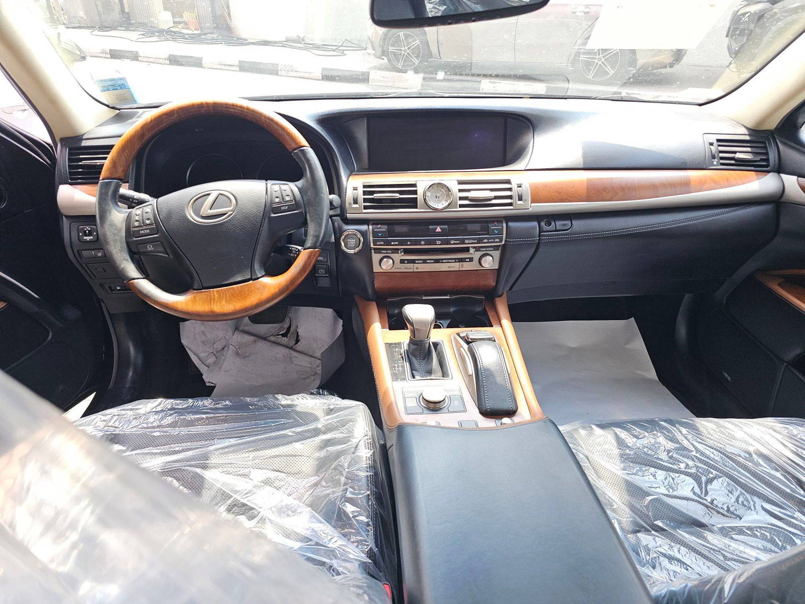 2016 LEXUS LS 460 — 177089 Miles — Lot G5026433 — Main - Marhaba Auctions Used Cars - Image 7
