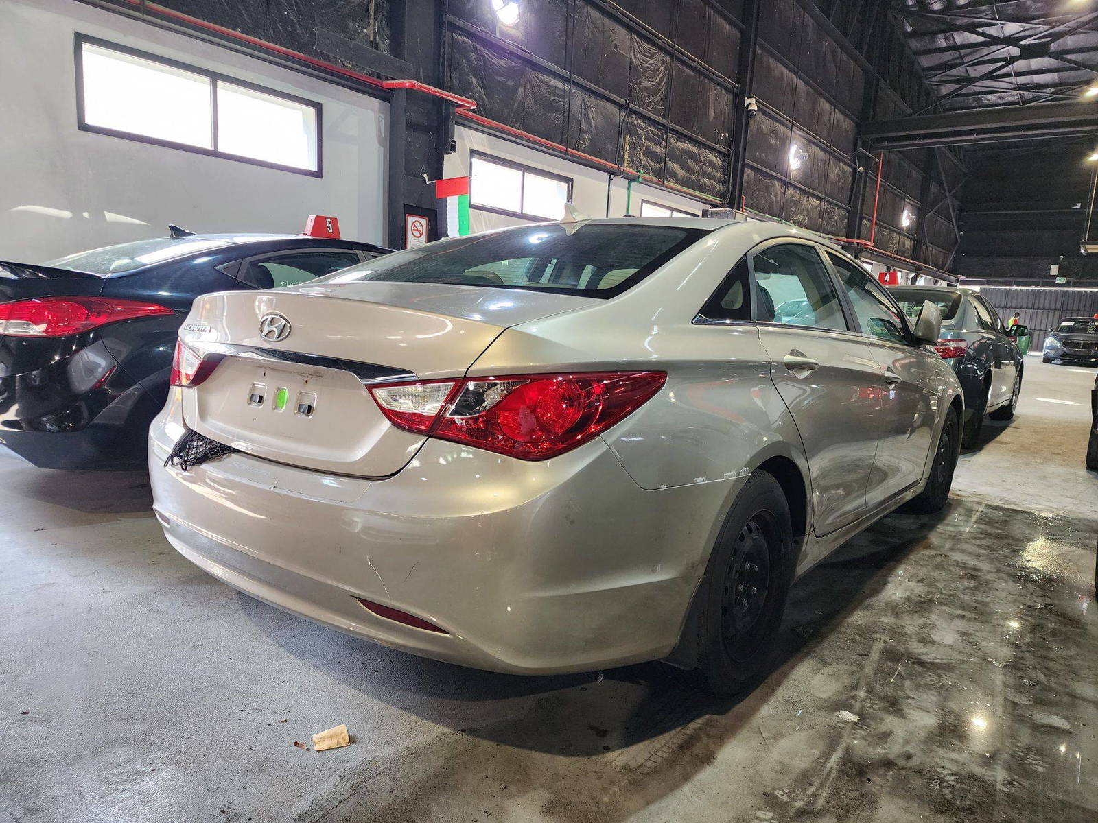 2011 HYUNDAI SONATA — 203165 Miles — Lot 40138504 — Souq - Marhaba Auctions Used Cars - Image 4