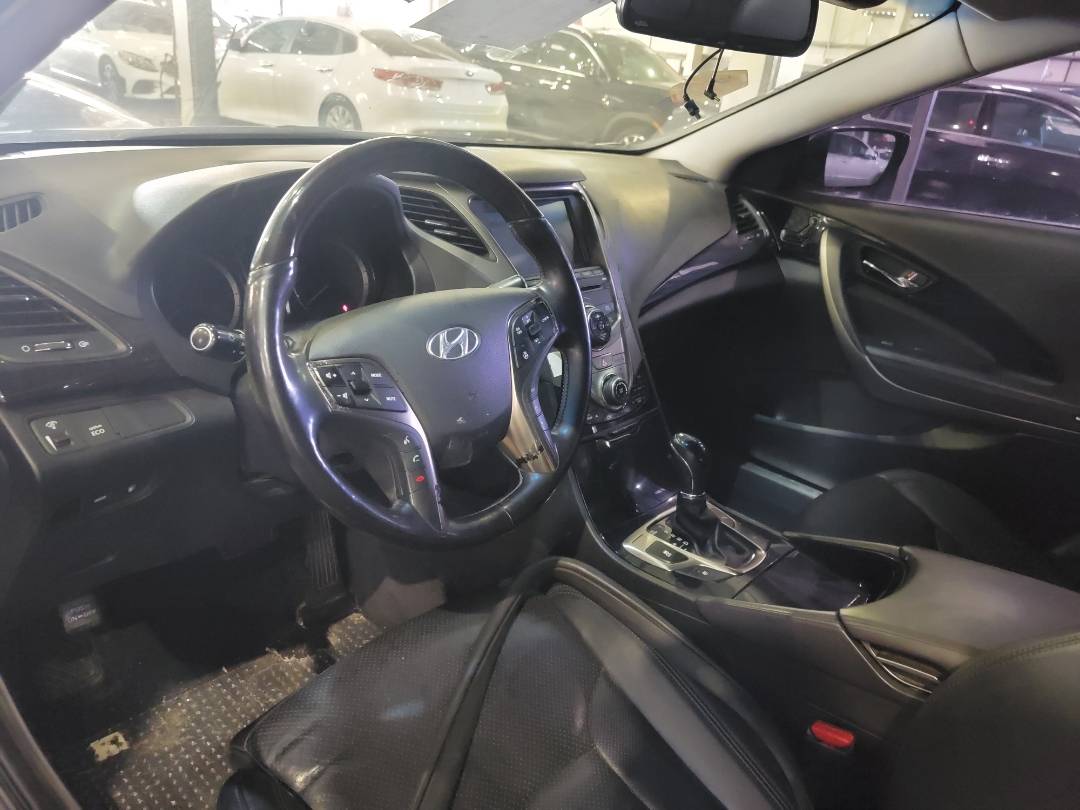 2012 HYUNDAI GRANDEUR — 203108 KM — Lot 113678 — Main - Marhaba Auctions Used Cars - Image 9