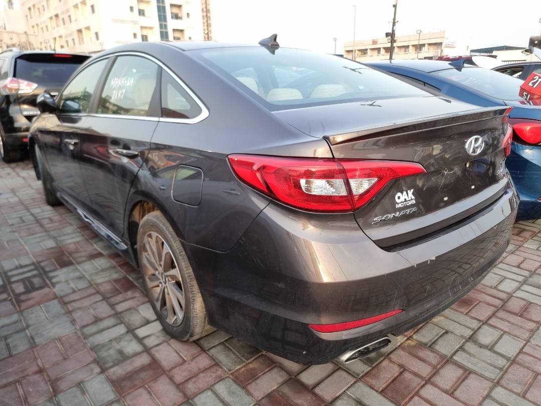 2015 HYUNDAI SONATA — 135085 Miles — Lot 38711758 — Souq - Marhaba Auctions Used Cars - Image 4