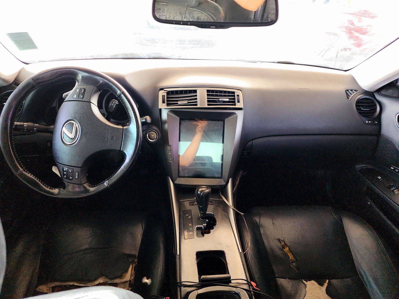 2007 LEXUS IS-350 — 206611 Miles — Lot 125487 — Souq - Marhaba Auctions Used Cars - Image 7