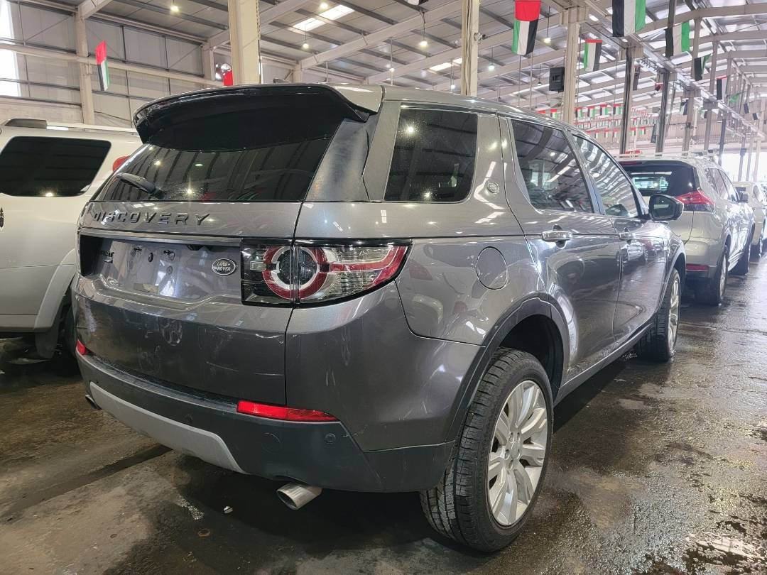 2017 LAND ROVER DISCOVERY — 120014 Miles — Lot 672752 — Main - Marhaba Auctions Used Cars - Image 3
