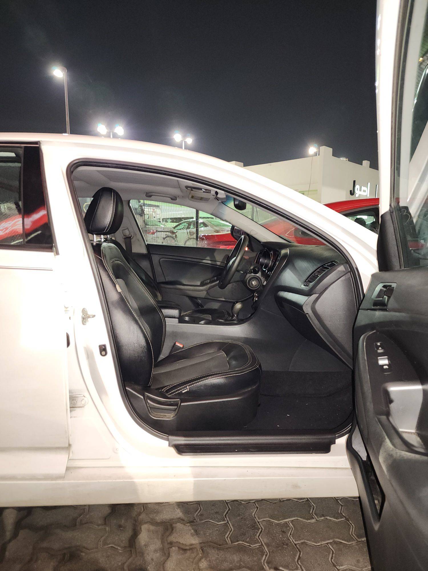 2011 KIA OPTIMA — 253770 KM — Lot 203130 — Souq - Marhaba Auctions Used Cars - Image 6