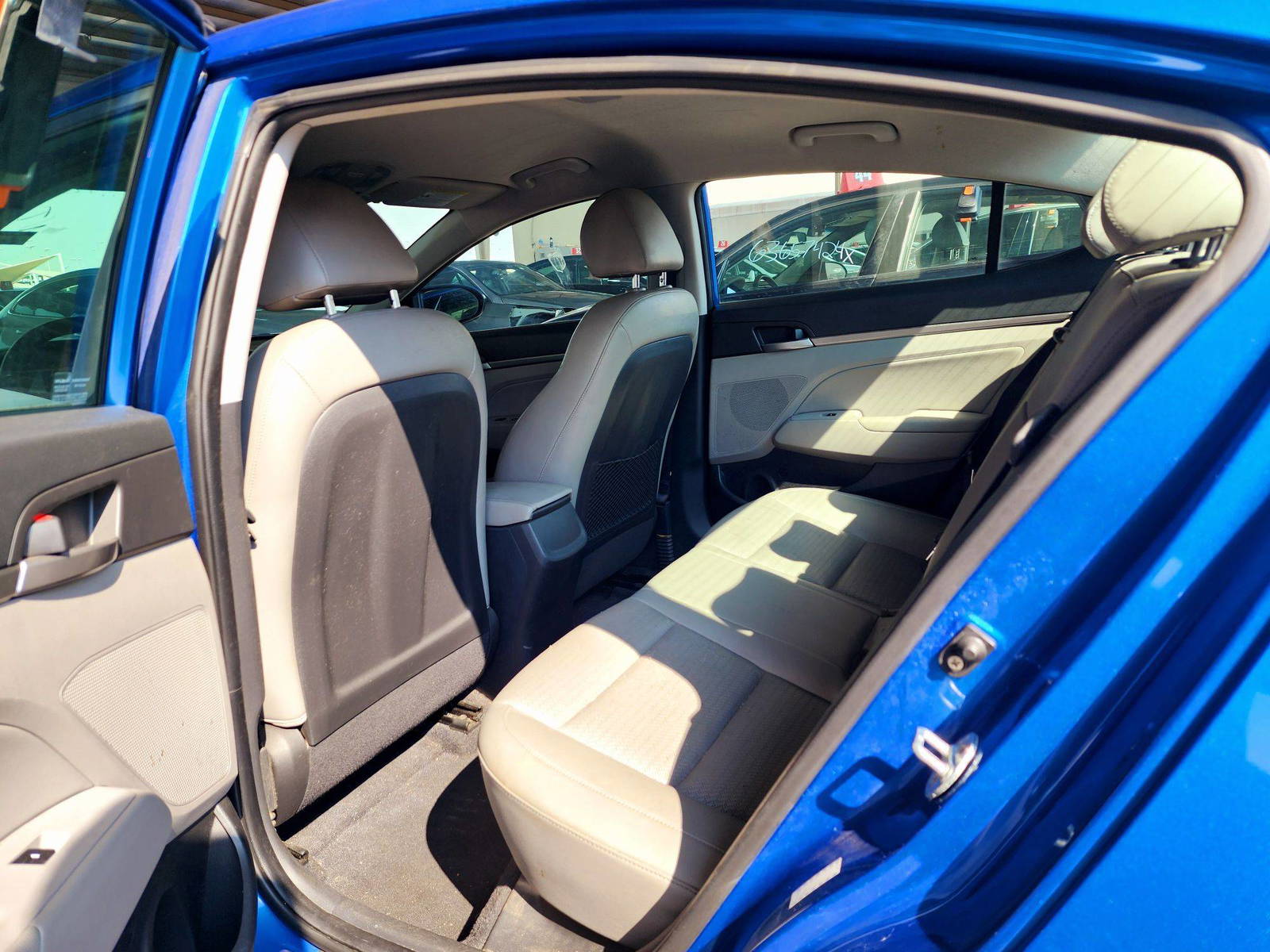 2017 HYUNDAI ELANTRA — 155022 Miles — Lot 3HU339465 — Souq - Marhaba Auctions Used Cars - Image 6