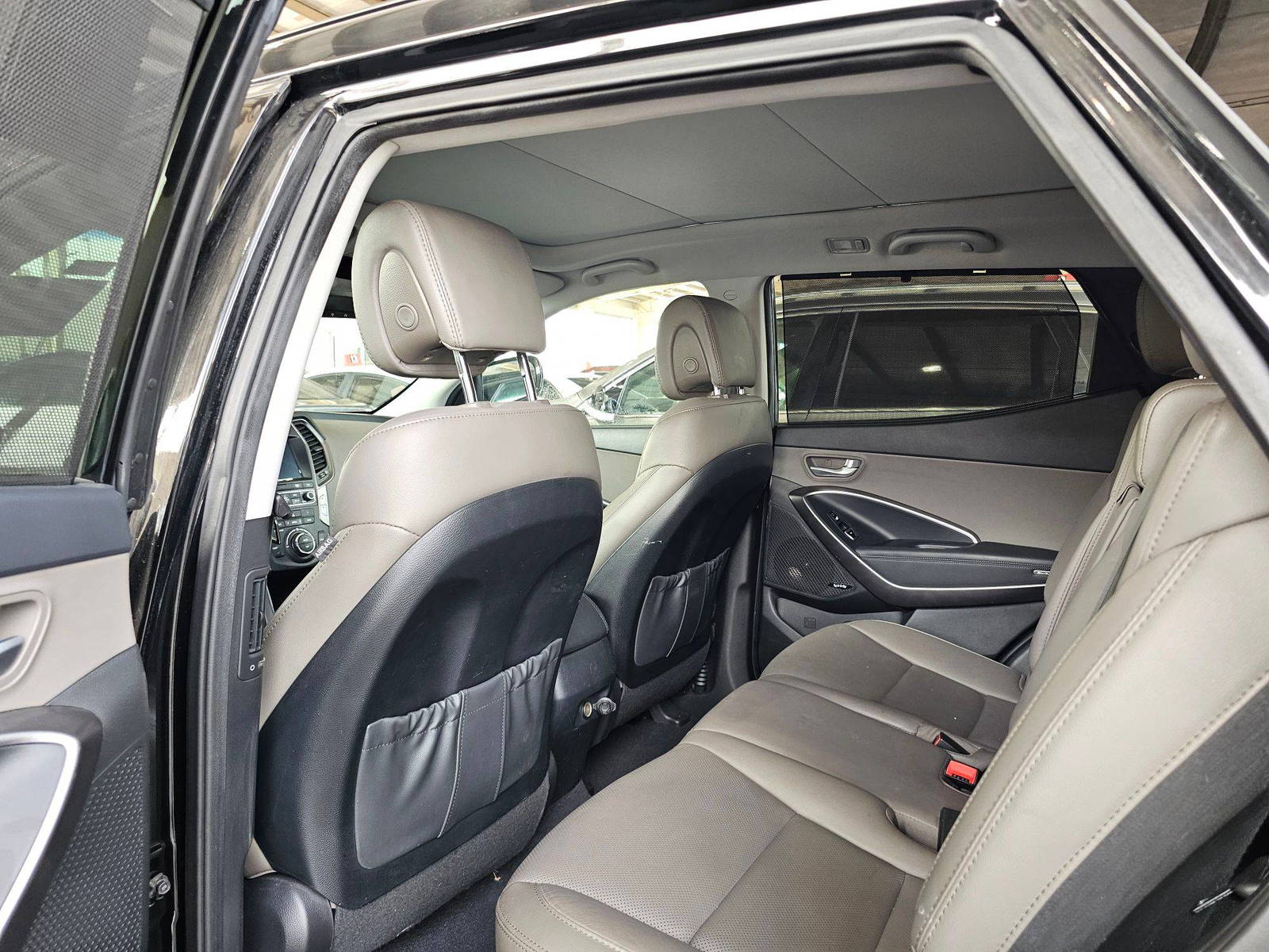 2017 HYUNDAI SANTA FE — 147932 Miles — Lot LB6HG387045 — Souq - Marhaba Auctions Used Cars - Image 6