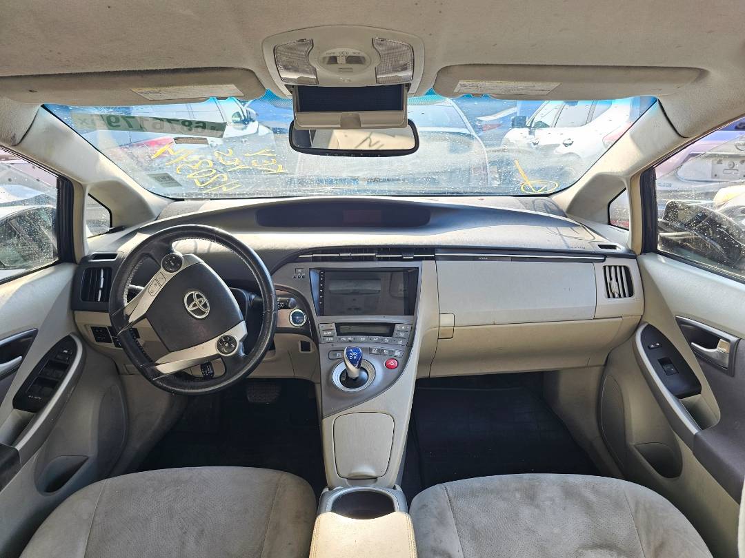 2015 TOYOTA PRIUS — 148772 Miles — Lot 0420344 — Main - Marhaba Auctions Used Cars - Image 8