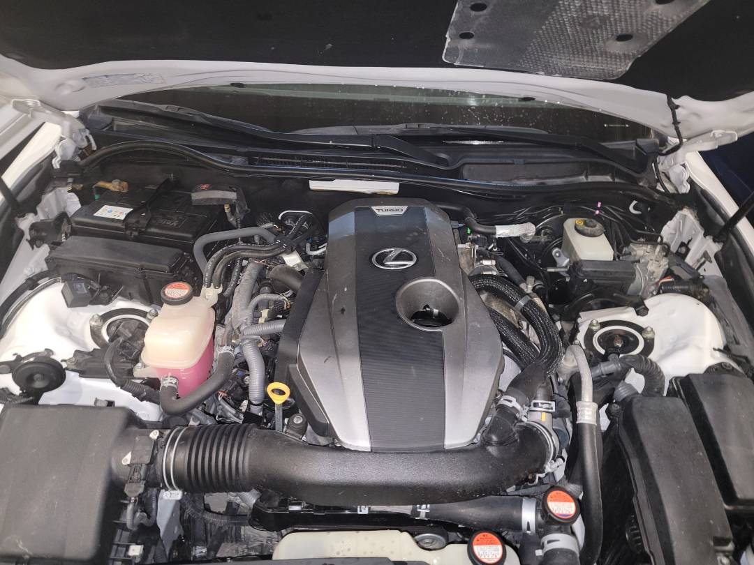 2016 LEXUS IS 200T — 107053 Miles — Lot 5010467 - Marhaba Auctions Used Cars - Image 11