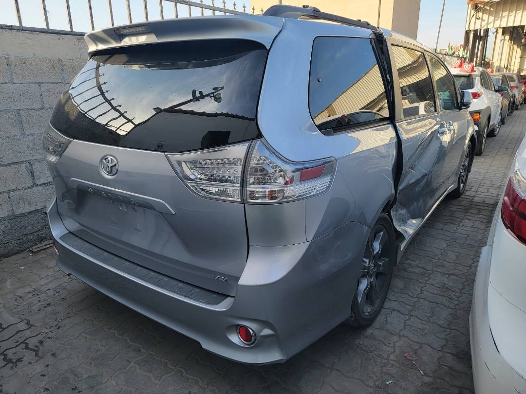 2015 TOYOTA SIENNA — 267064 Miles — Lot FS596521 — Main - Marhaba Auctions Used Cars - Image 4