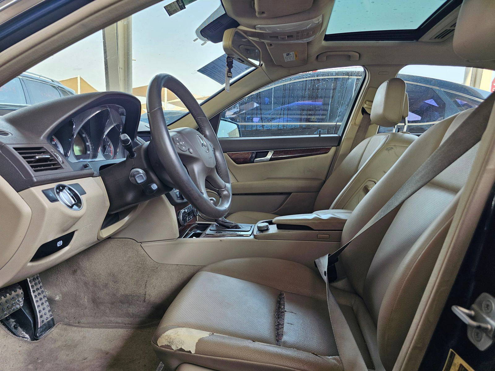 MERCEDES BENZ C300 2011 - Marhaba Auction Used Cars - Image 8