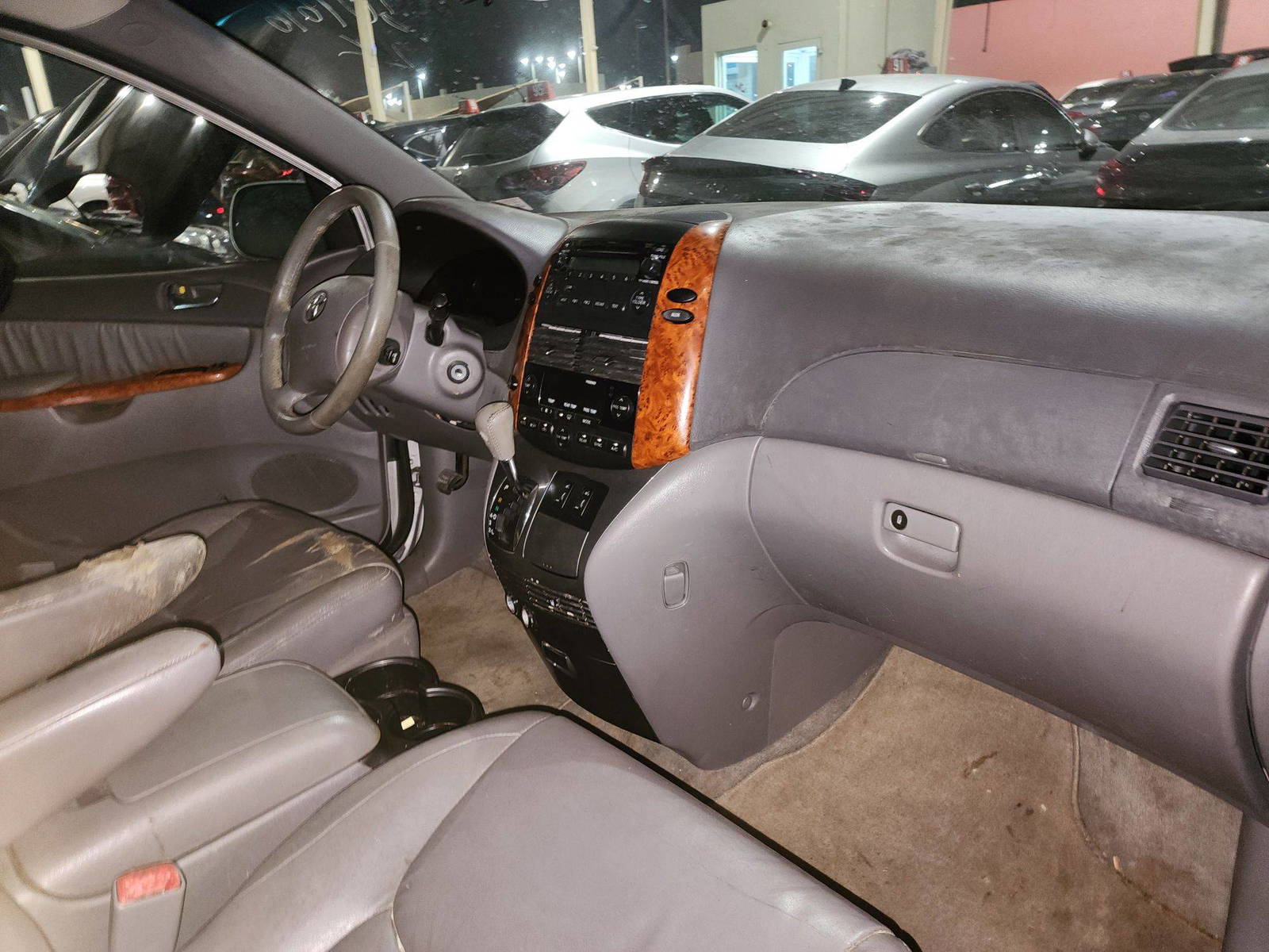 2010 TOYOTA SIENNA — 189731 Miles — Lot 80474173 - Marhaba Auctions Used Cars - Image 6