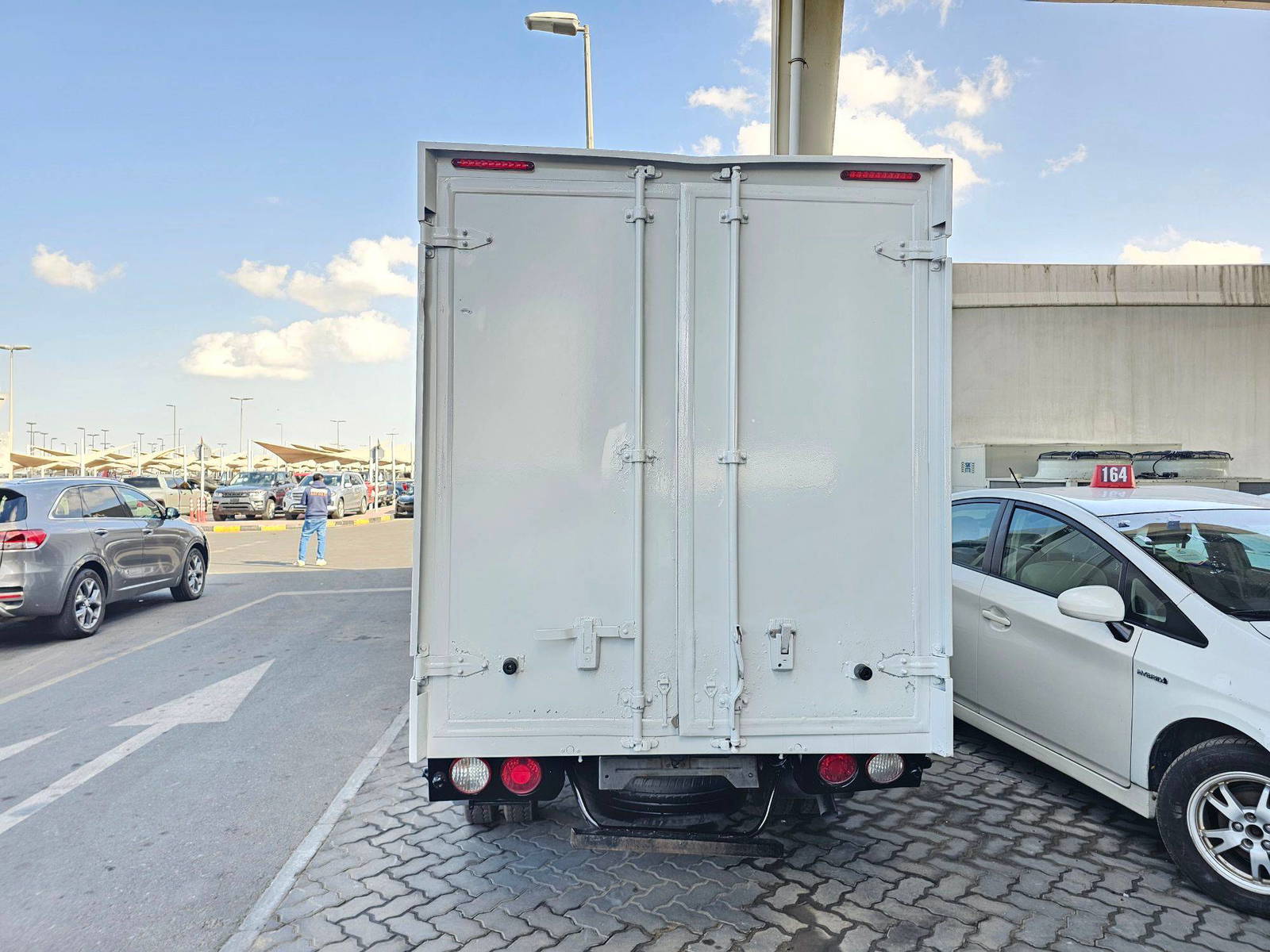 2019 KIA BONGO 3 — 244887 KM — Lot 305587 — Souq - Marhaba Auctions Used Cars - Image 5
