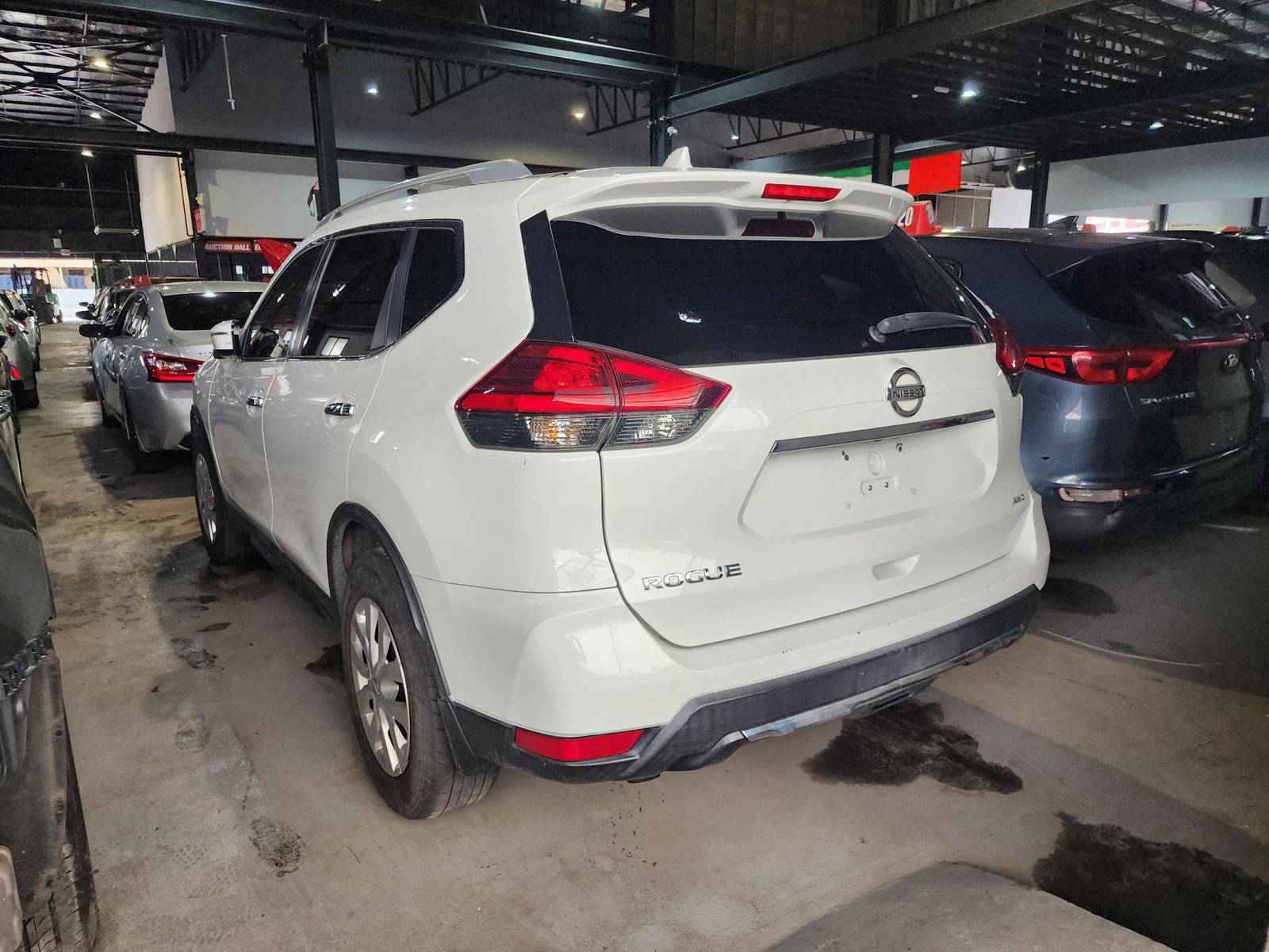 2017 NISSAN ROGUE — 203350 Miles — Lot 383990 — Al Quoz - Marhaba Auctions Used Cars - Image 5