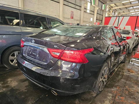 NISSAN MAXIMA