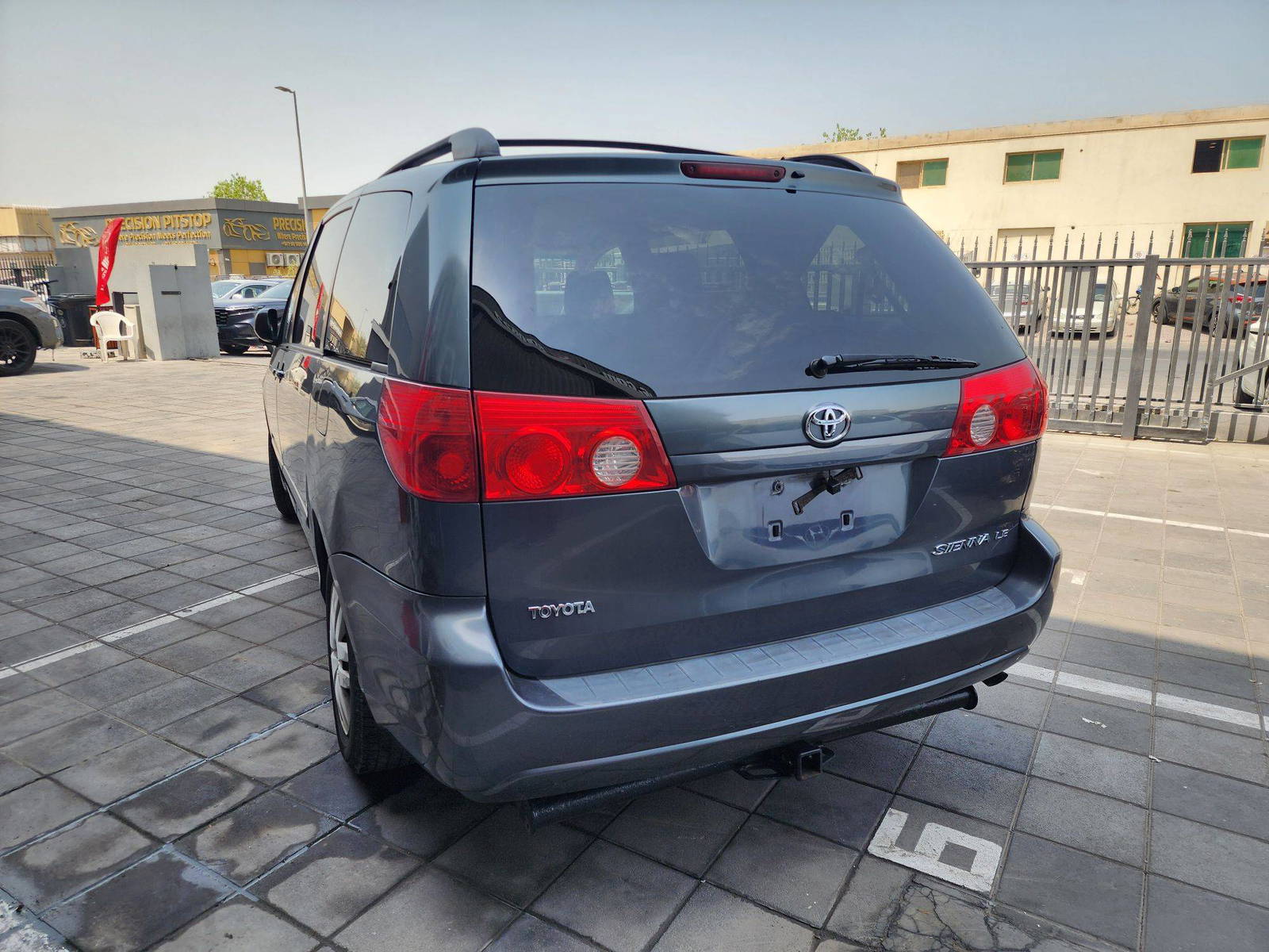 2010 TOYOTA SIENNA — 198987 Miles — Lot 302346 — Al Quoz - Marhaba Auctions Used Cars - Image 6