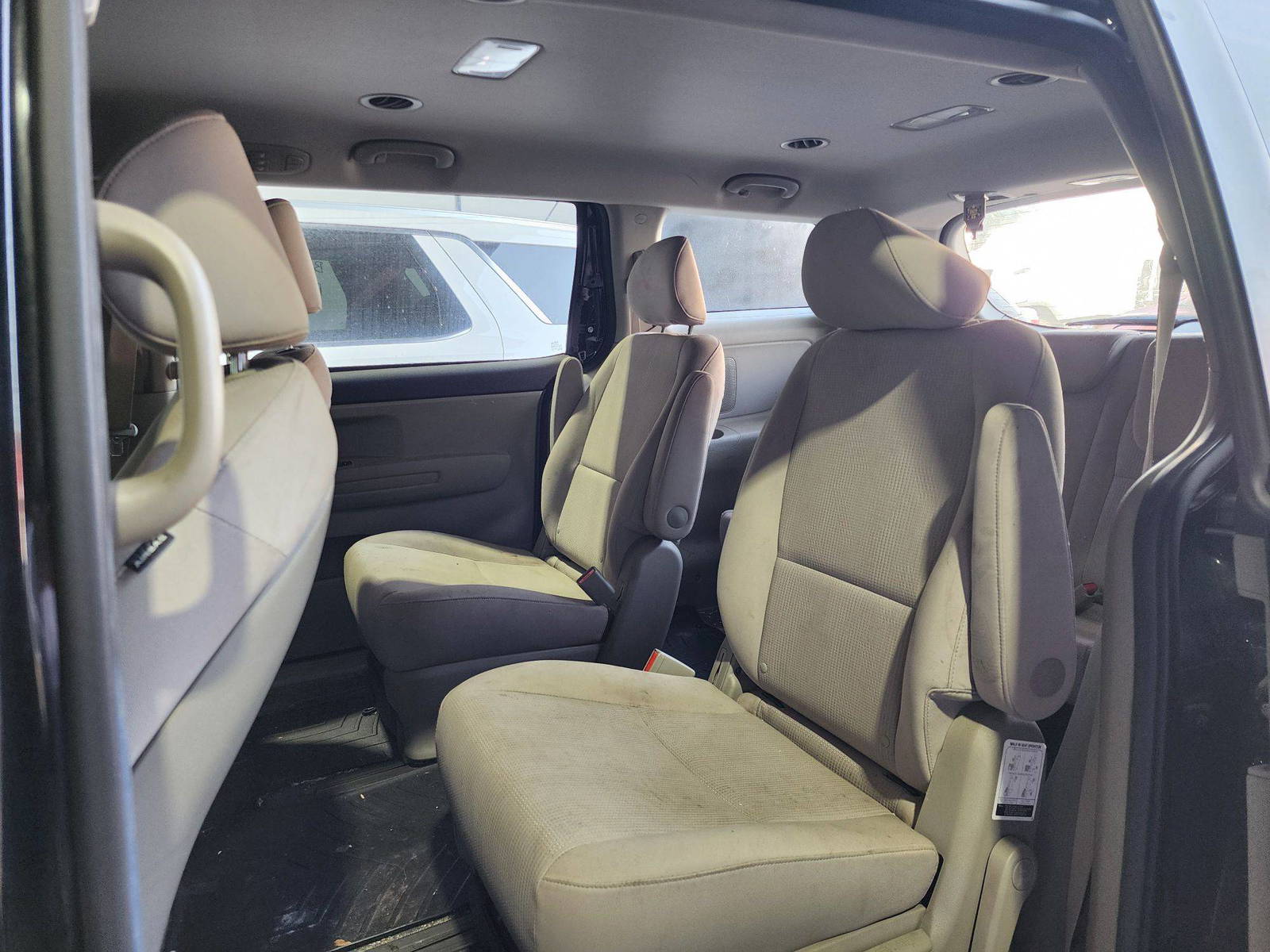2019 KIA SEDONA — 76847 Miles — Lot 41150477 — UMM RAMOOL - Marhaba Auctions Used Cars - Image 5