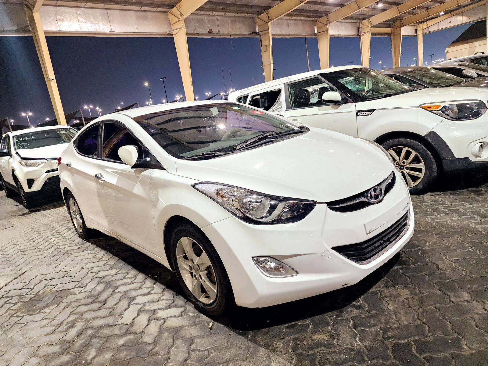 2013 HYUNDAI AVANTE — 174971 KM — Lot 819358 — Souq - Marhaba Auctions Used Cars - Image 4