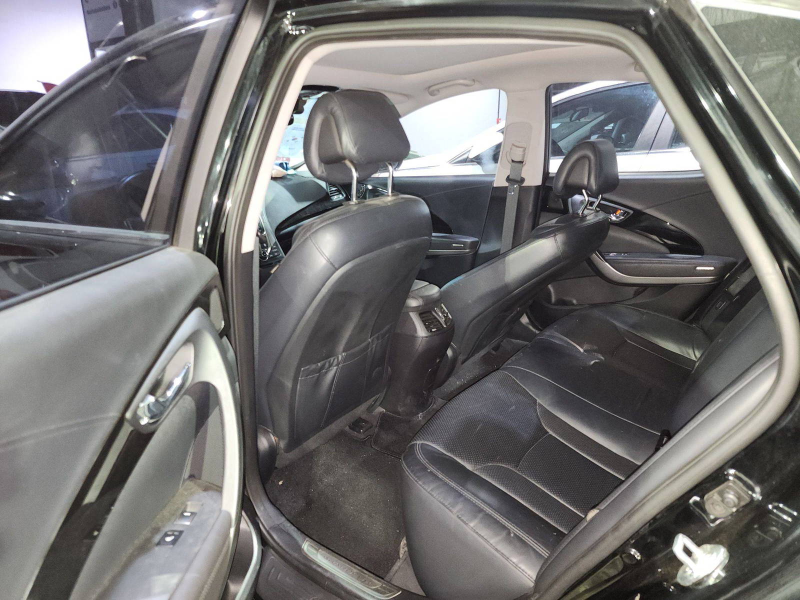 2015 HYUNDAI GRANDEUR — 211950 KM — Lot 12304 — Main - Marhaba Auctions Used Cars - Image 5