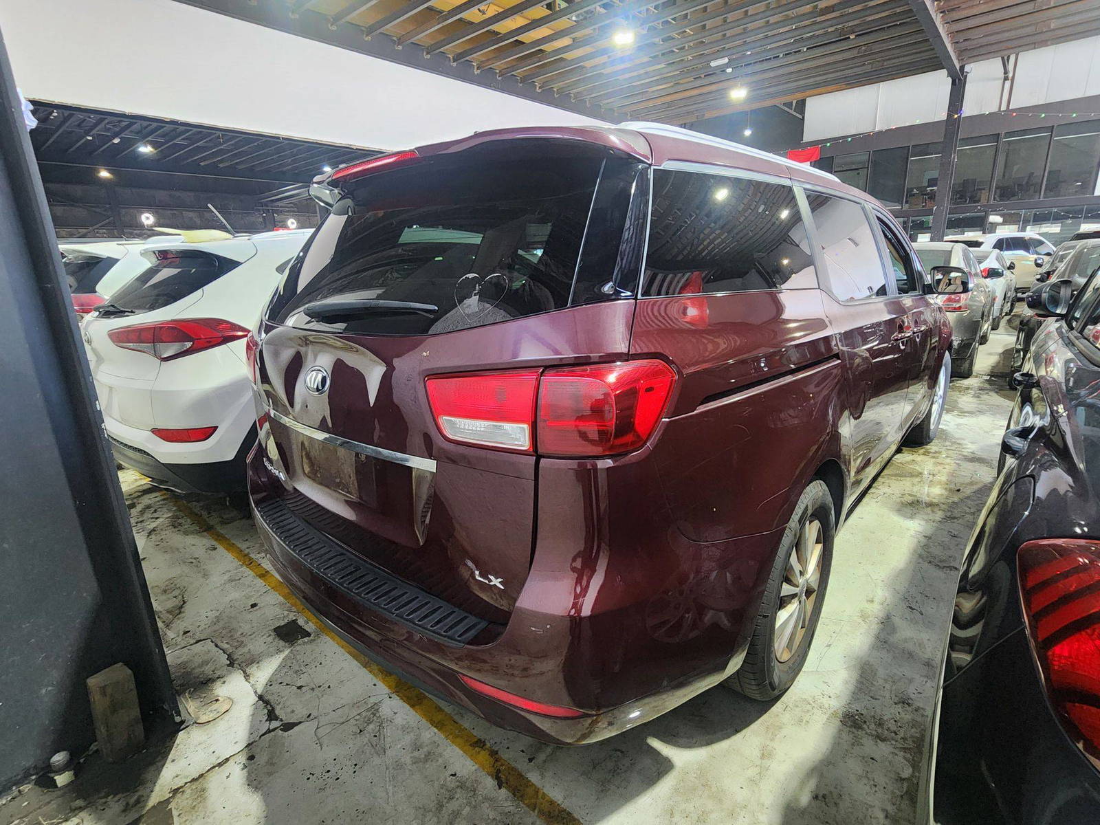 2015 KIA SEDONA — 138476 Miles — Lot 43132809 — Al Quoz - Marhaba Auctions Used Cars - Image 5