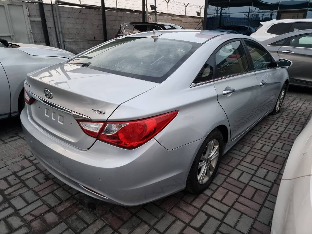 HYUNDAI SONATA 2011 - Marhaba Auction Used Cars - Image 4