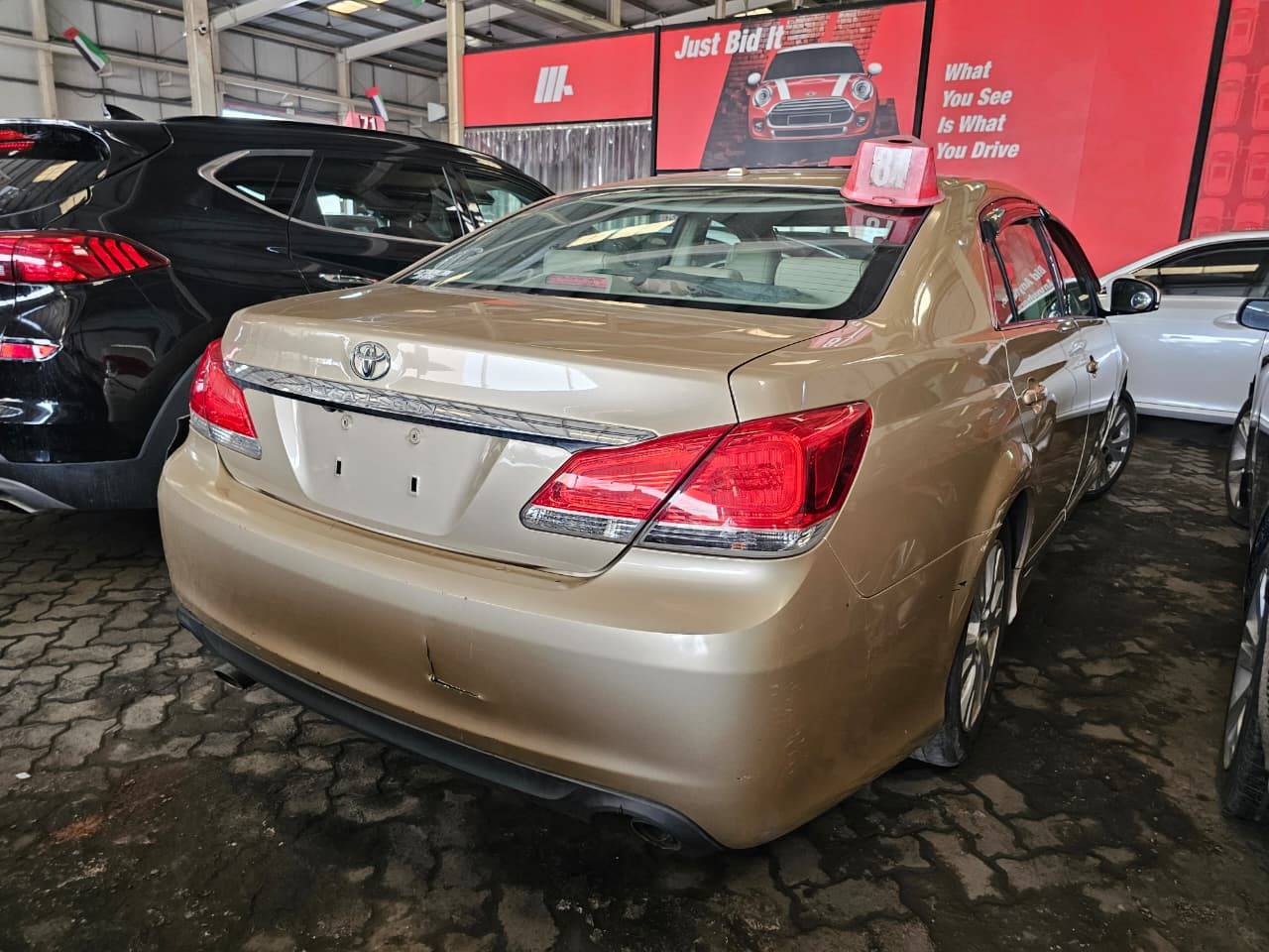 2011 TOYOTA AVALON — 203621 Miles — Lot U437154 — Main - Marhaba Auctions Used Cars - Image 6