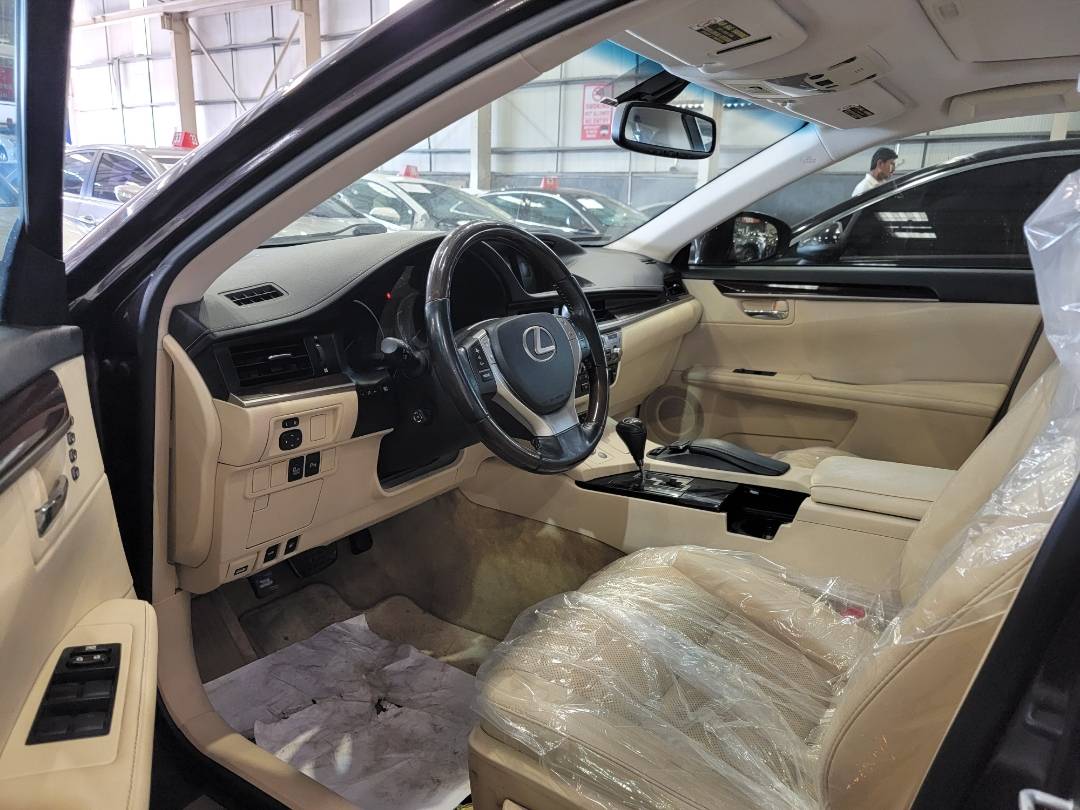 2015 LEXUS ES 350 — 71602 Miles — Lot 2210178 — Main - Marhaba Auctions Used Cars - Image 6