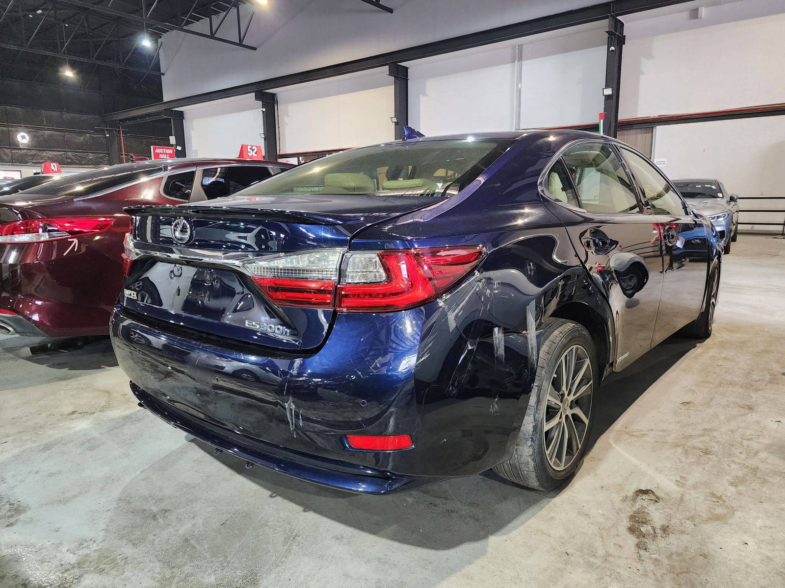 2016 LEXUS ES 300H — 210010 Miles — Lot 113576 — Ind. 12 - Marhaba Auctions Used Cars - Image 5