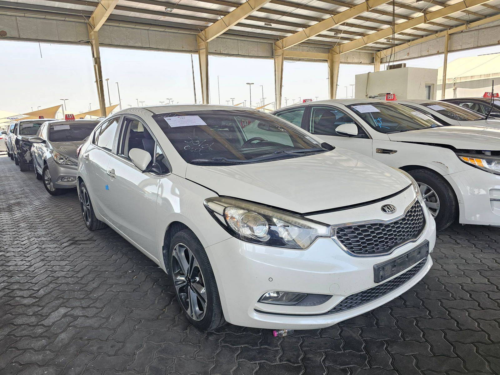 2015 KIA K3 — 184290 KM — Lot 346086 — Souq - Marhaba Auctions Used Cars - Image 4