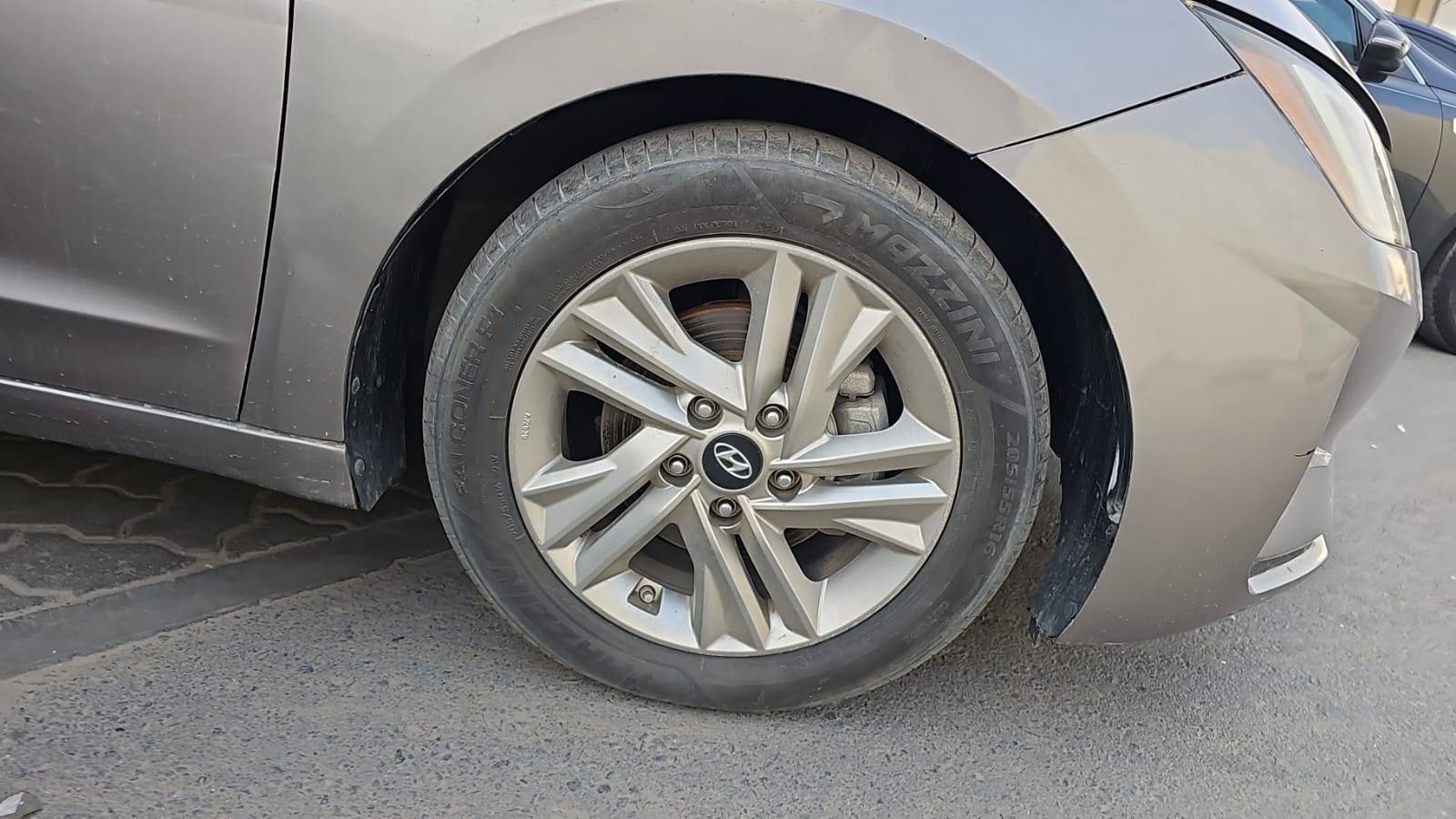 2020 HYUNDAI ELANTRA — 73299 Miles — Lot U944987 — Souq - Marhaba Auctions Used Cars - Image 3