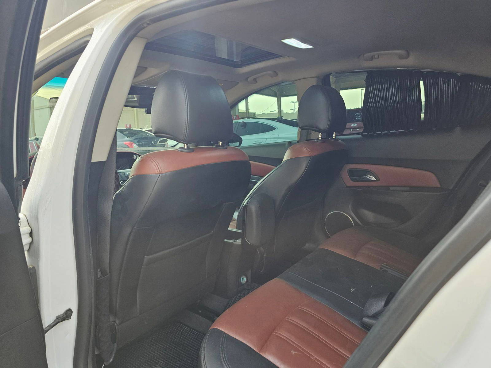 2011 CHEVROLET CRUIZE — 184447 KM — Lot BK064050 — Souq - Marhaba Auctions Used Cars - Image 6