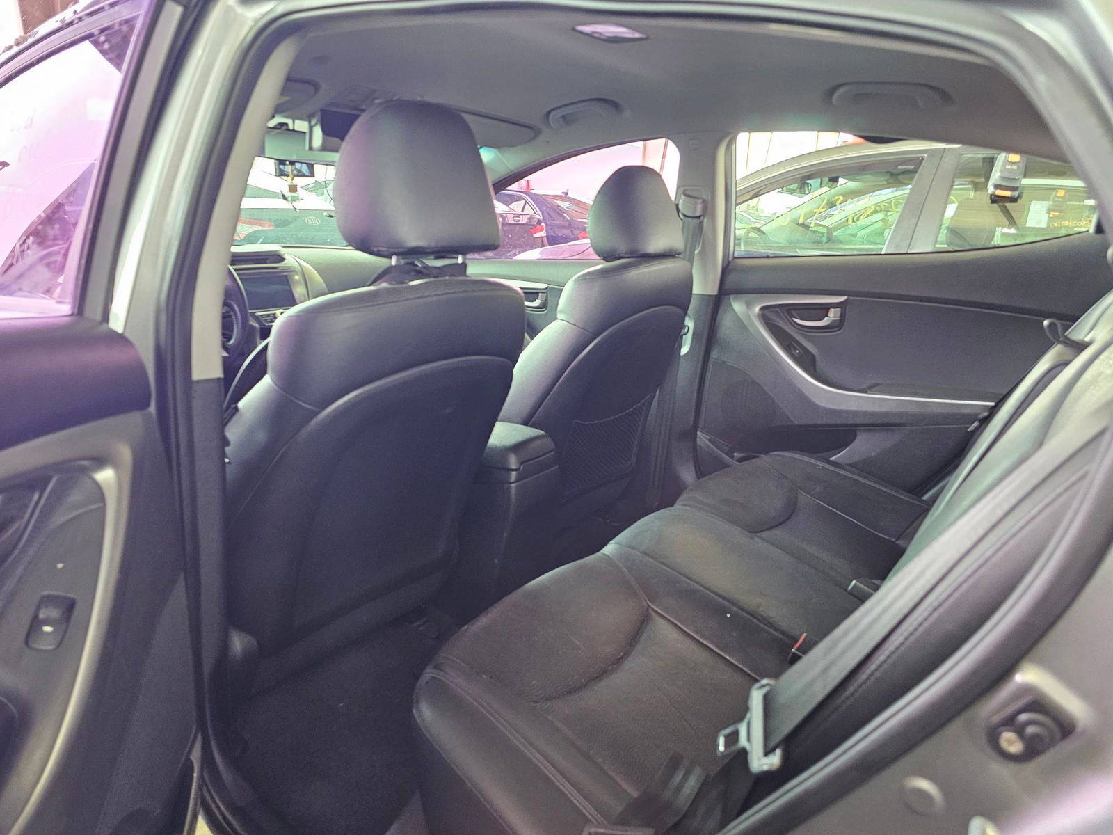 2011 HYUNDAI AVANTE — 99967 KM — Lot 125114 — Souq - Marhaba Auctions Used Cars - Image 6
