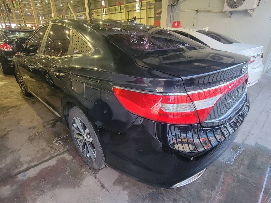 2011 HYUNDAI GRANDEUR — 187274 KM — Lot A035617 — Main - Marhaba Auctions Used Cars - Image 5