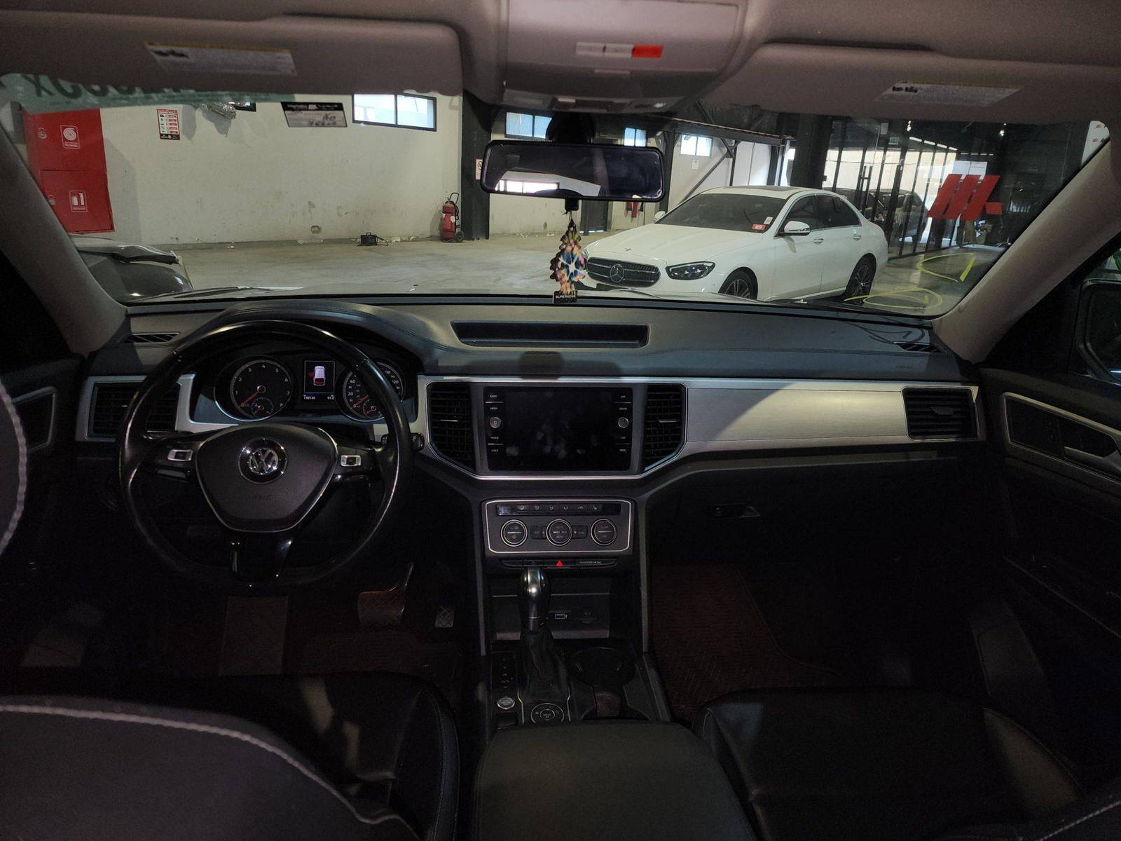 2019 VOLKSWAGEN ATLAS — 118509 Miles — Lot 82212065 — Al Quoz - Marhaba Auctions Used Cars - Image 8